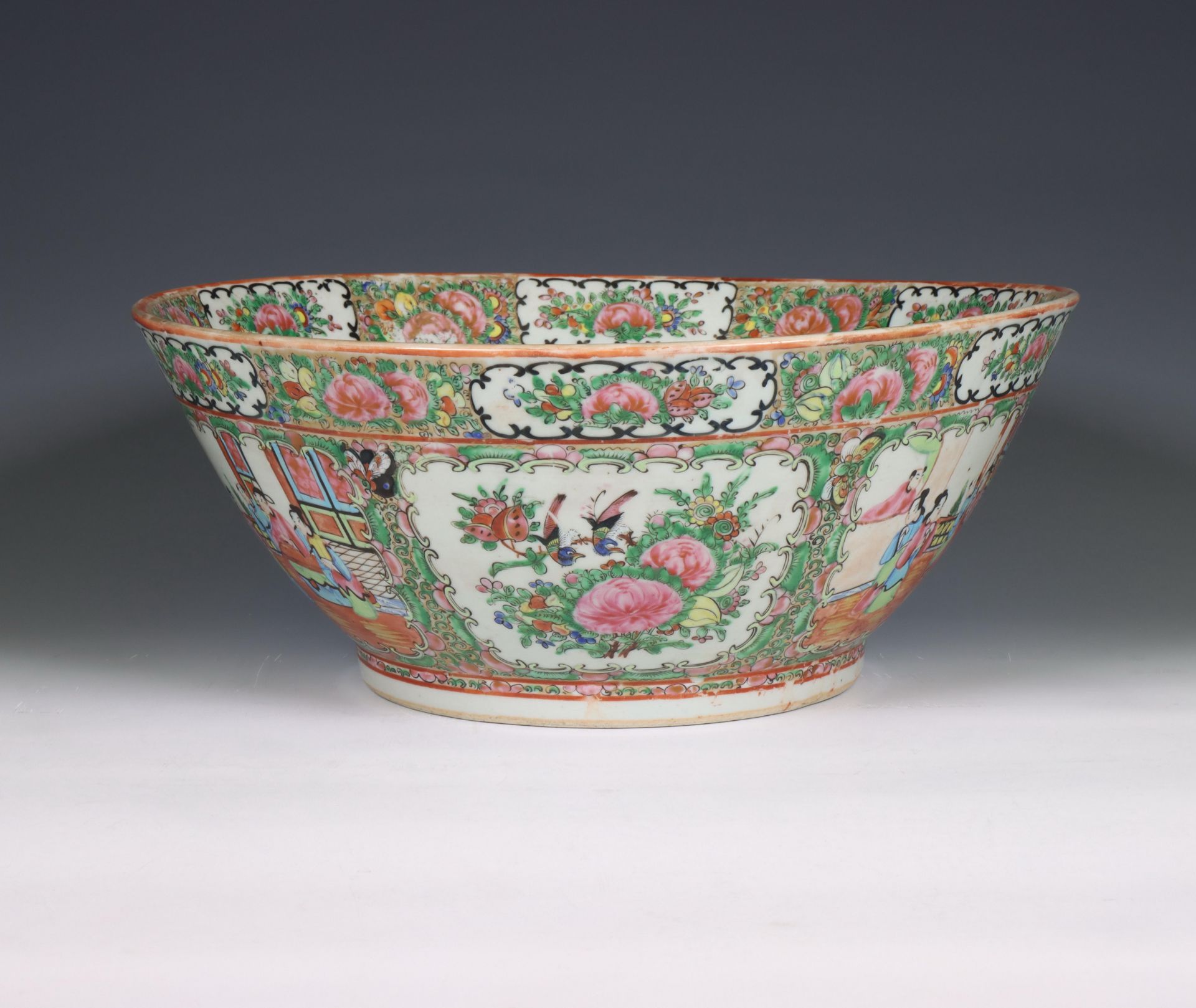 China, a Canton famille rose porcelain punch bowl, 19th century, - Bild 7 aus 8