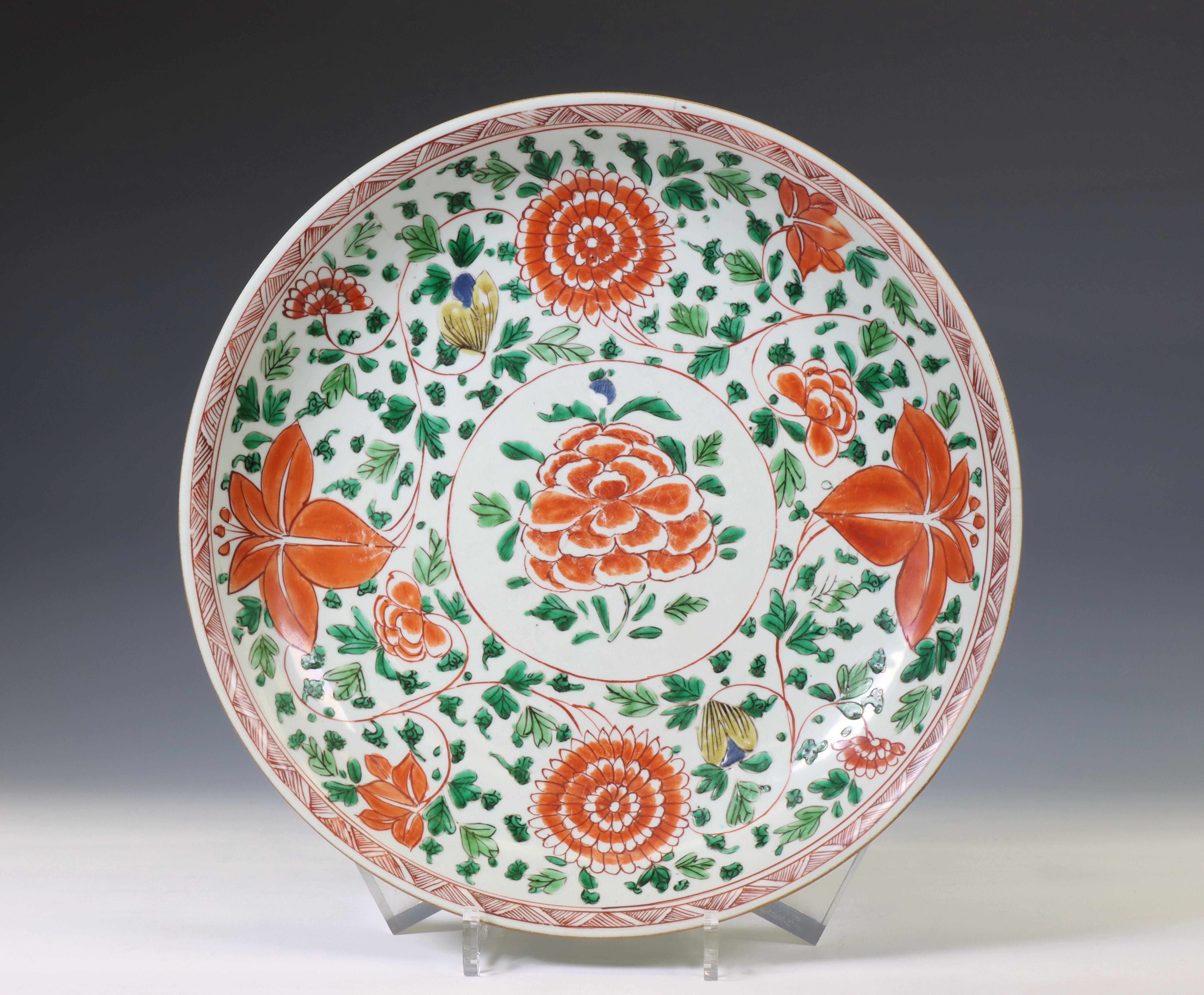 China, famille verte porcelain dish, ca. 1800, - Image 2 of 2