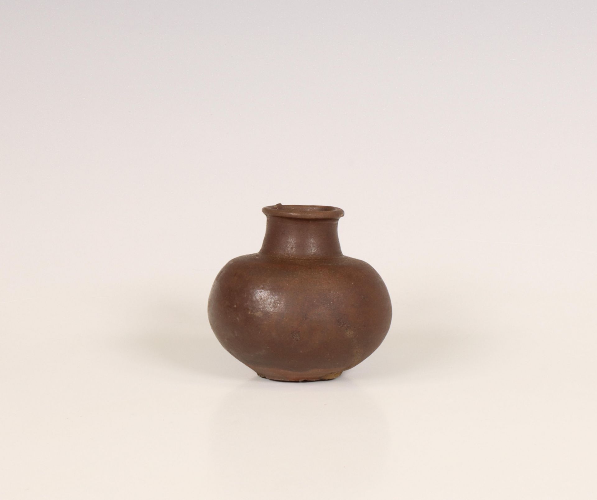 China, brown-glazed earthenware chaire, Song dynasty (960-1279), - Image 6 of 6