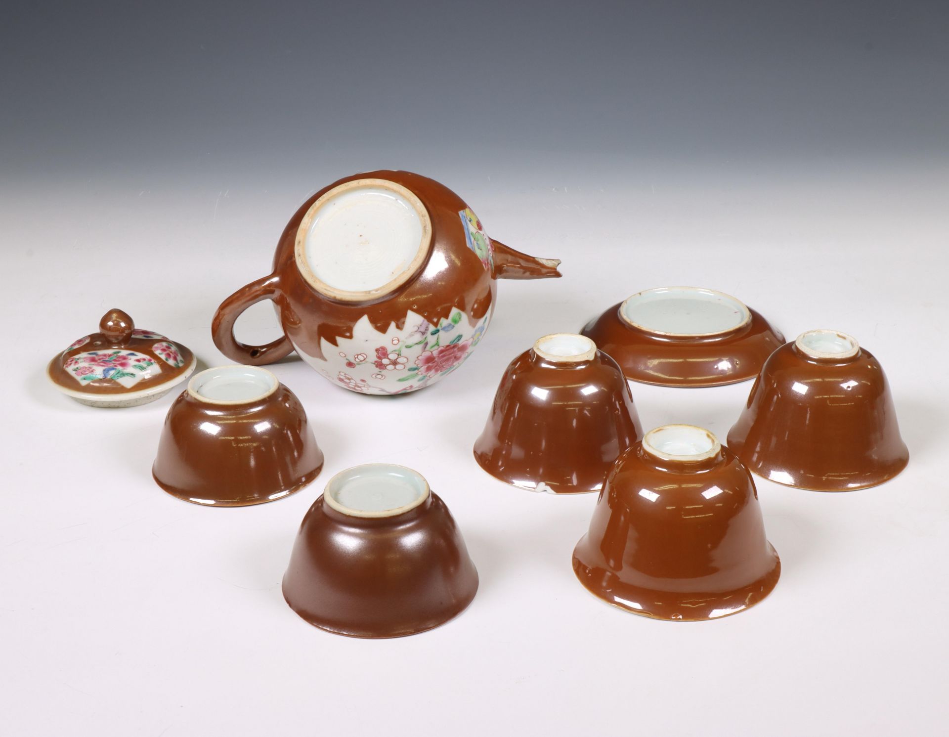 China, a small collection of café-au-lait-ground famille rose porcelain tea ware, 18th century, - Bild 2 aus 3