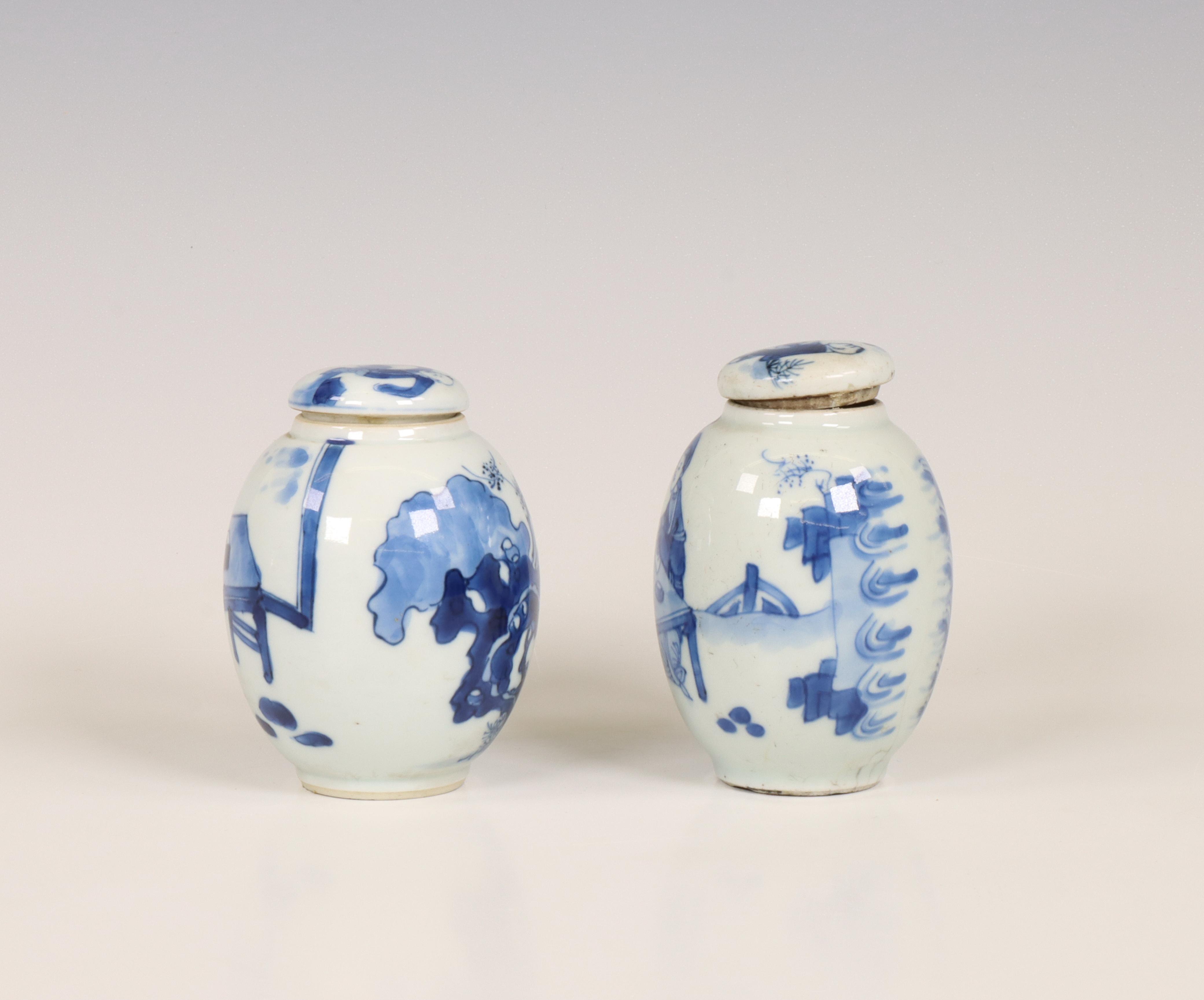 China, two blue and white porcelain tea-caddies and covers, Kangxi period (1662-1722), - Image 5 of 5