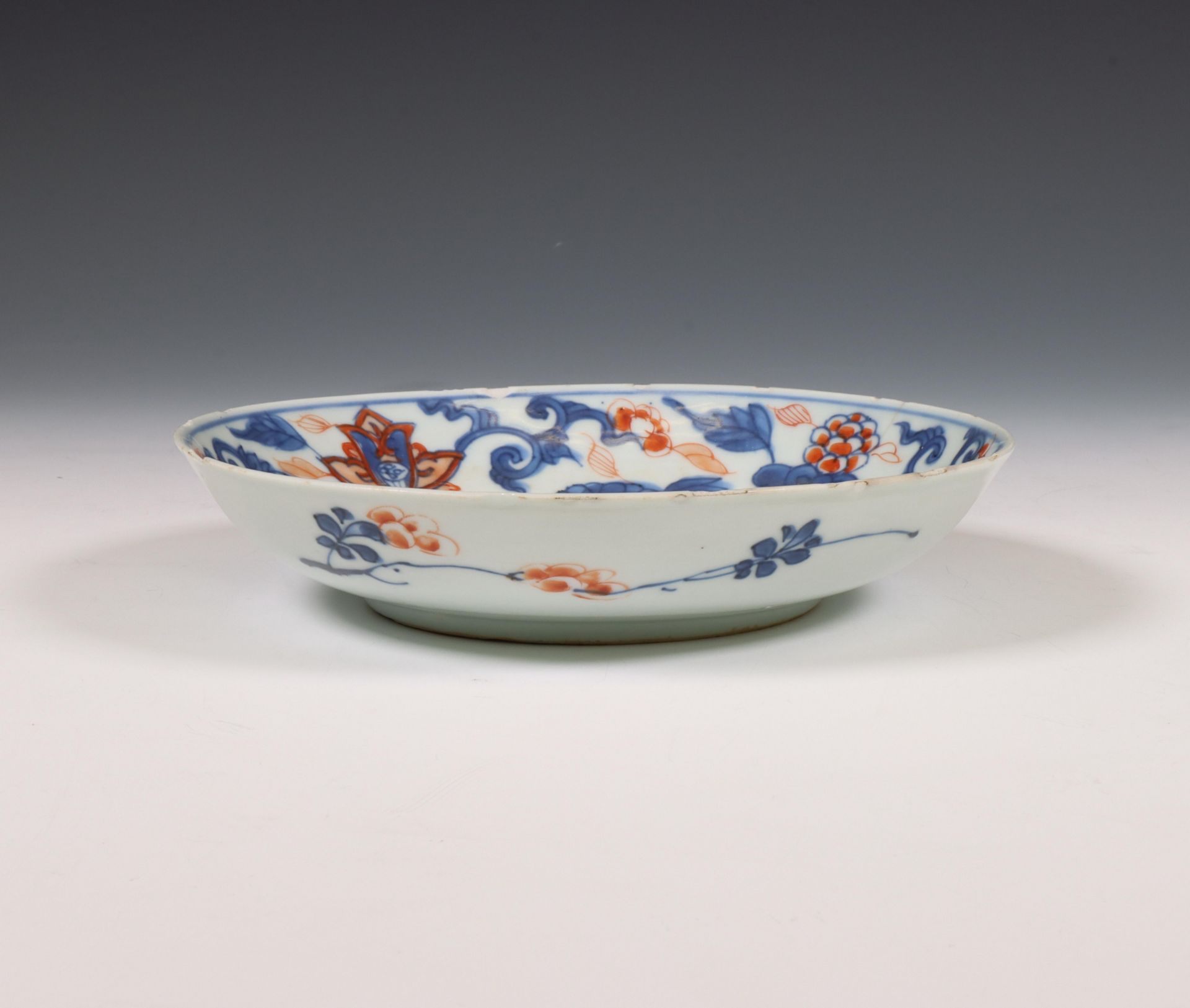 China, Imari porcelain saucer dish, 18th century, - Image 2 of 4