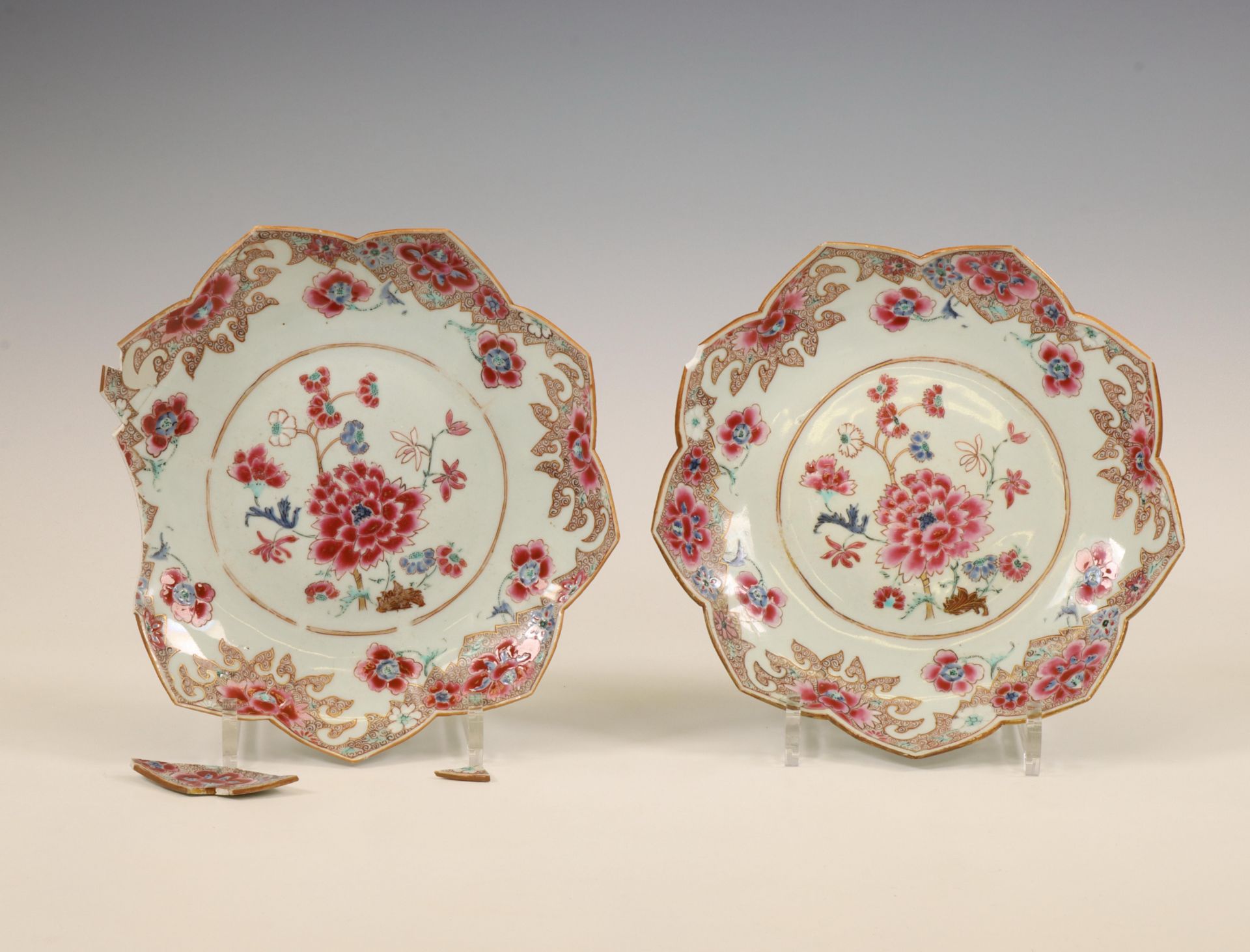 China, a pair of famille rose flower-shaped plates, Qianlong period (1736-1795),