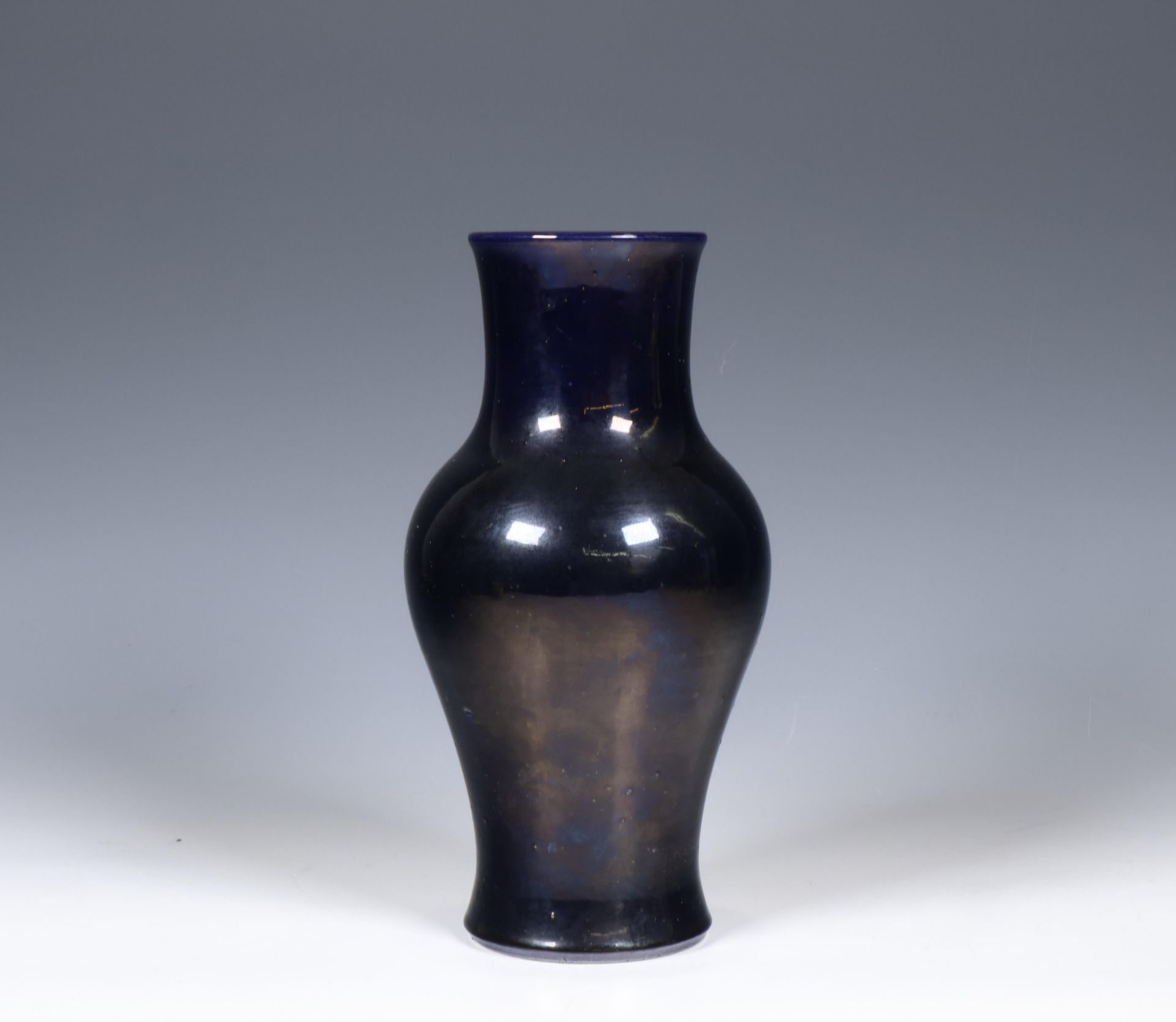 China, purple-glazed porcelain vase, 19th-20th century, - Image 2 of 5