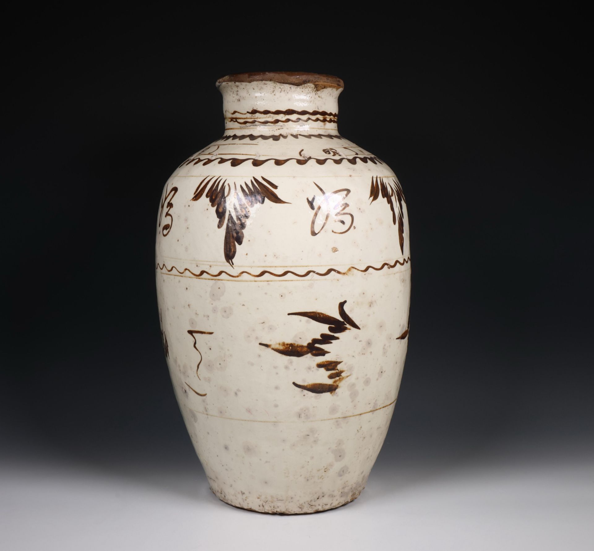 China, Cizhou large storage jar, Ming dynasty (1368-1644),