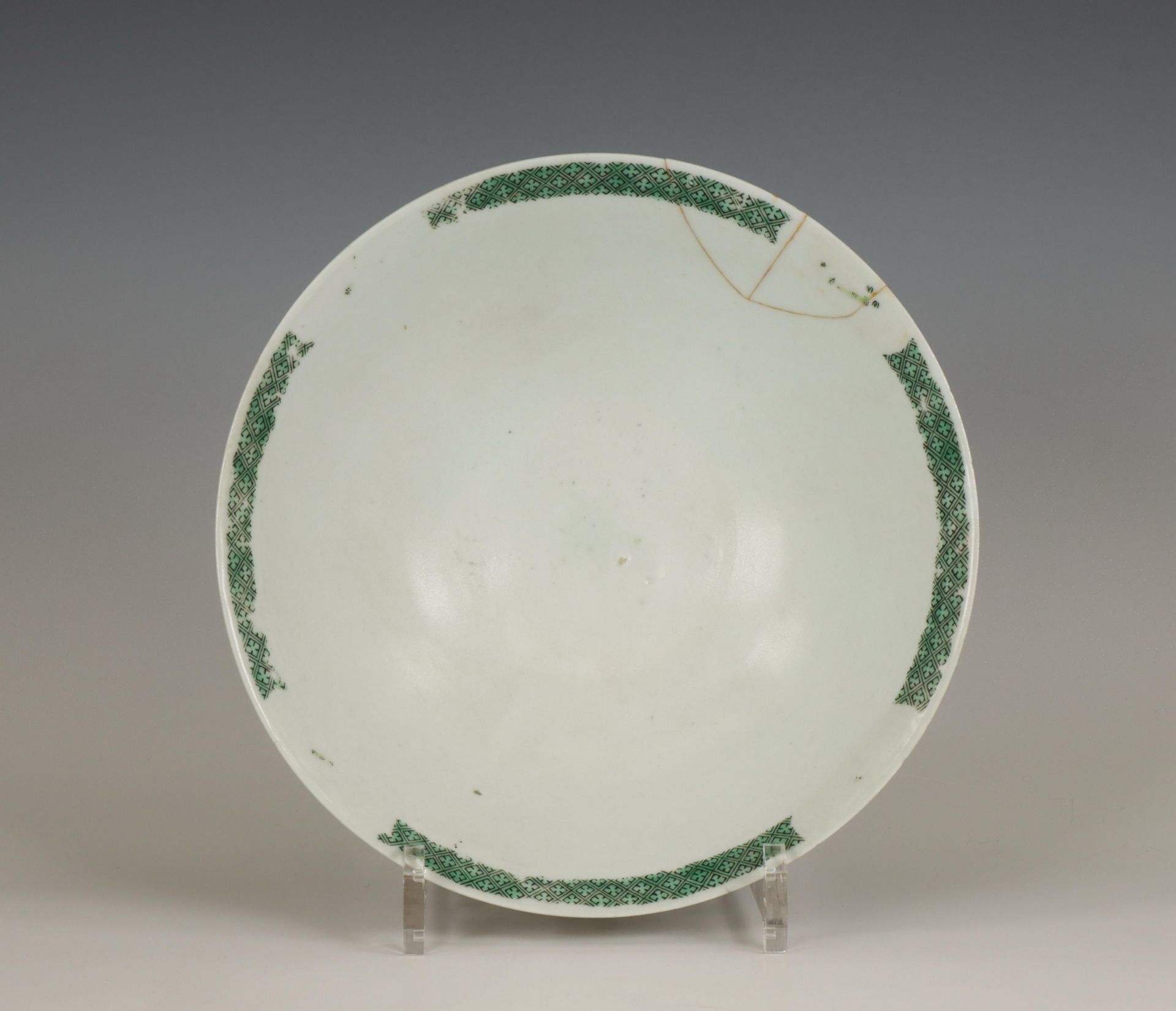 China, famille verte porcelain bowl, late Qing dynasty (1644-1912), - Image 3 of 3