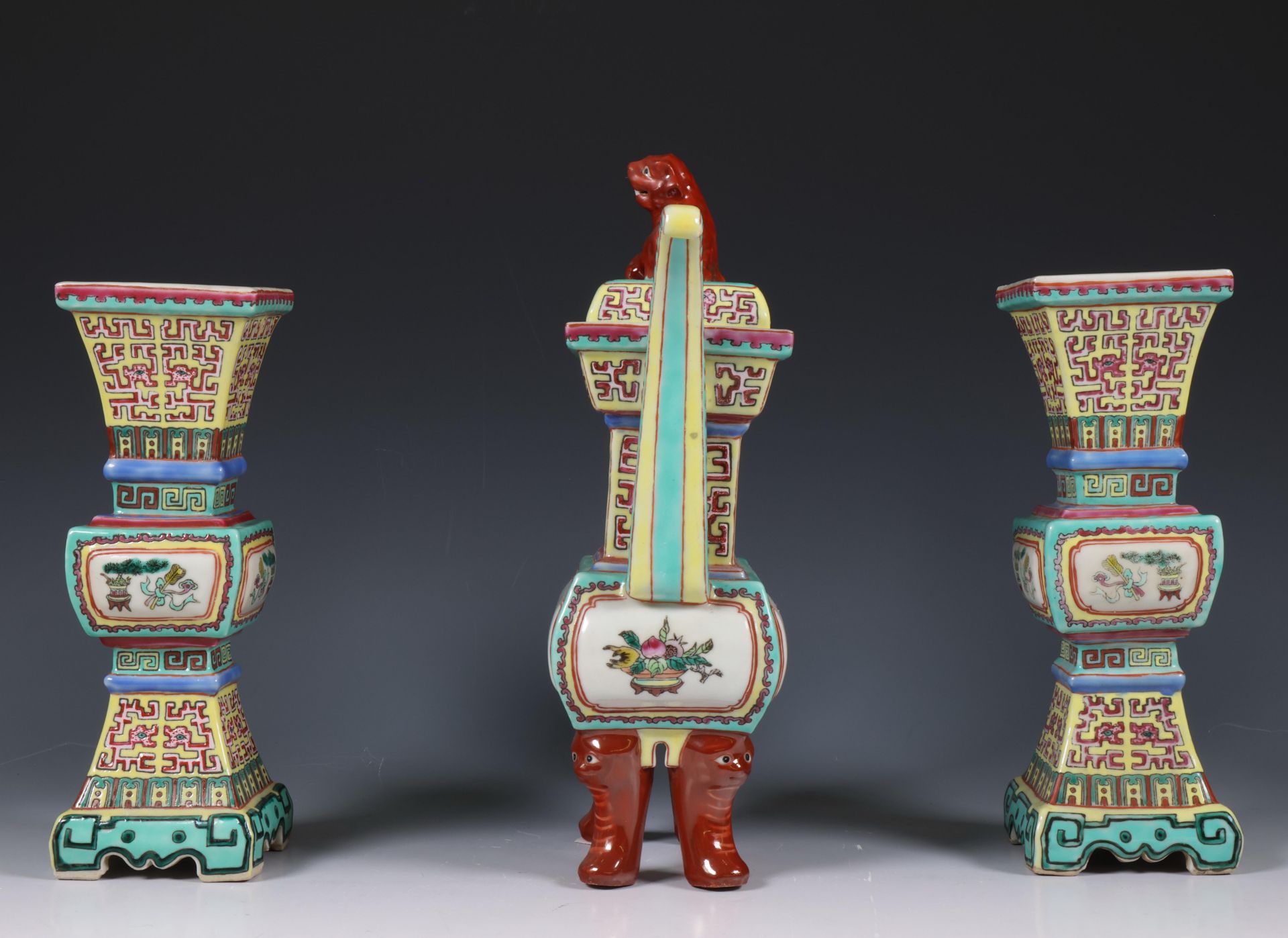 China, famille rose porcelain three-piece altar garniture, 20th century, - Image 6 of 6