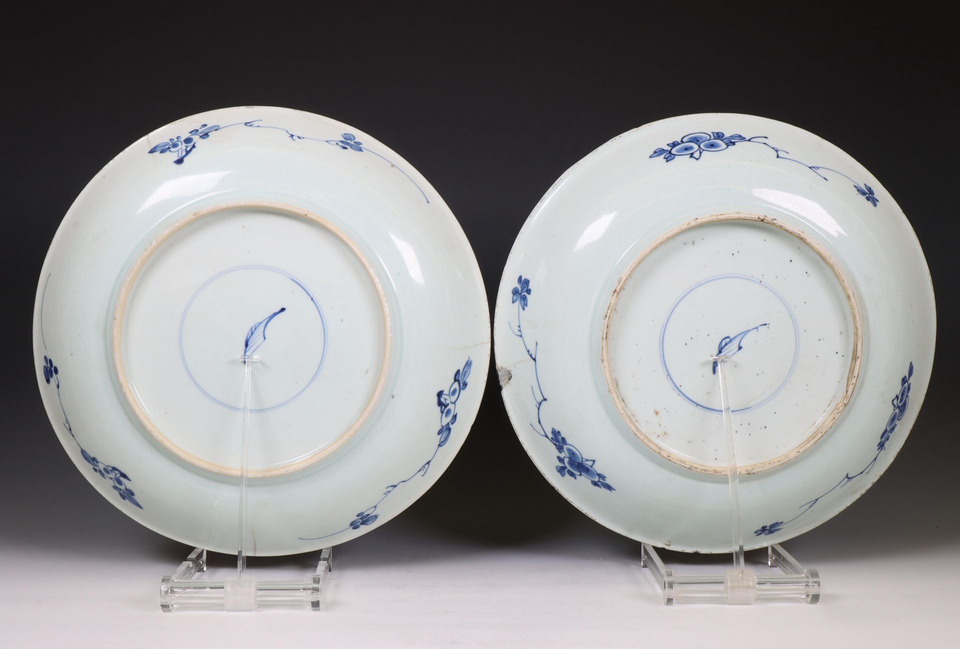 China, pair of blue and white porcelain dishes, 19th century, - Bild 4 aus 4