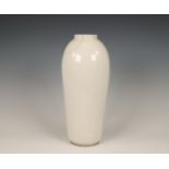 China, white-glazed vase, 19th century,