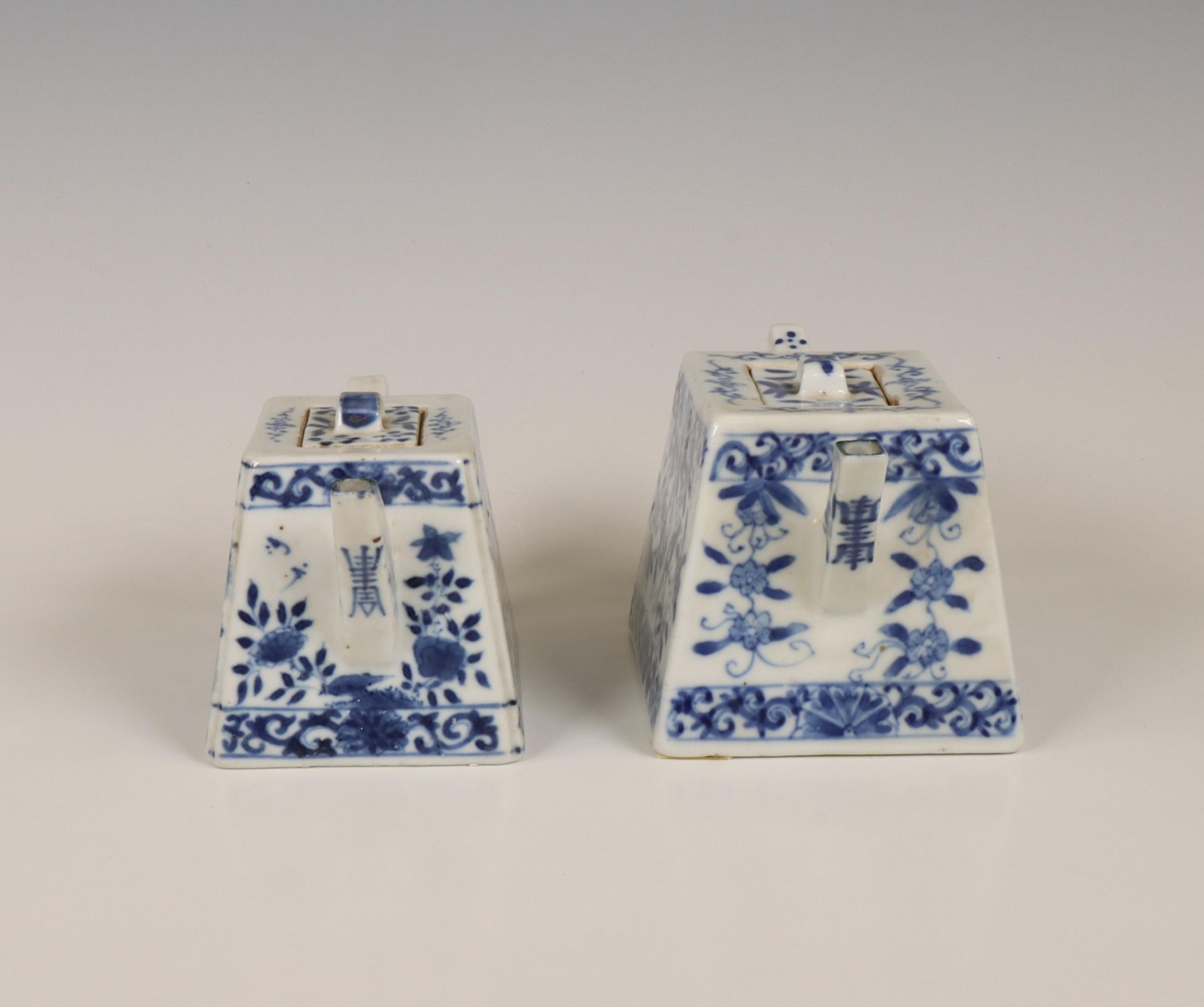 China, two blue and white porcelain rectangular teapots and covers, 18th century, - Image 3 of 5
