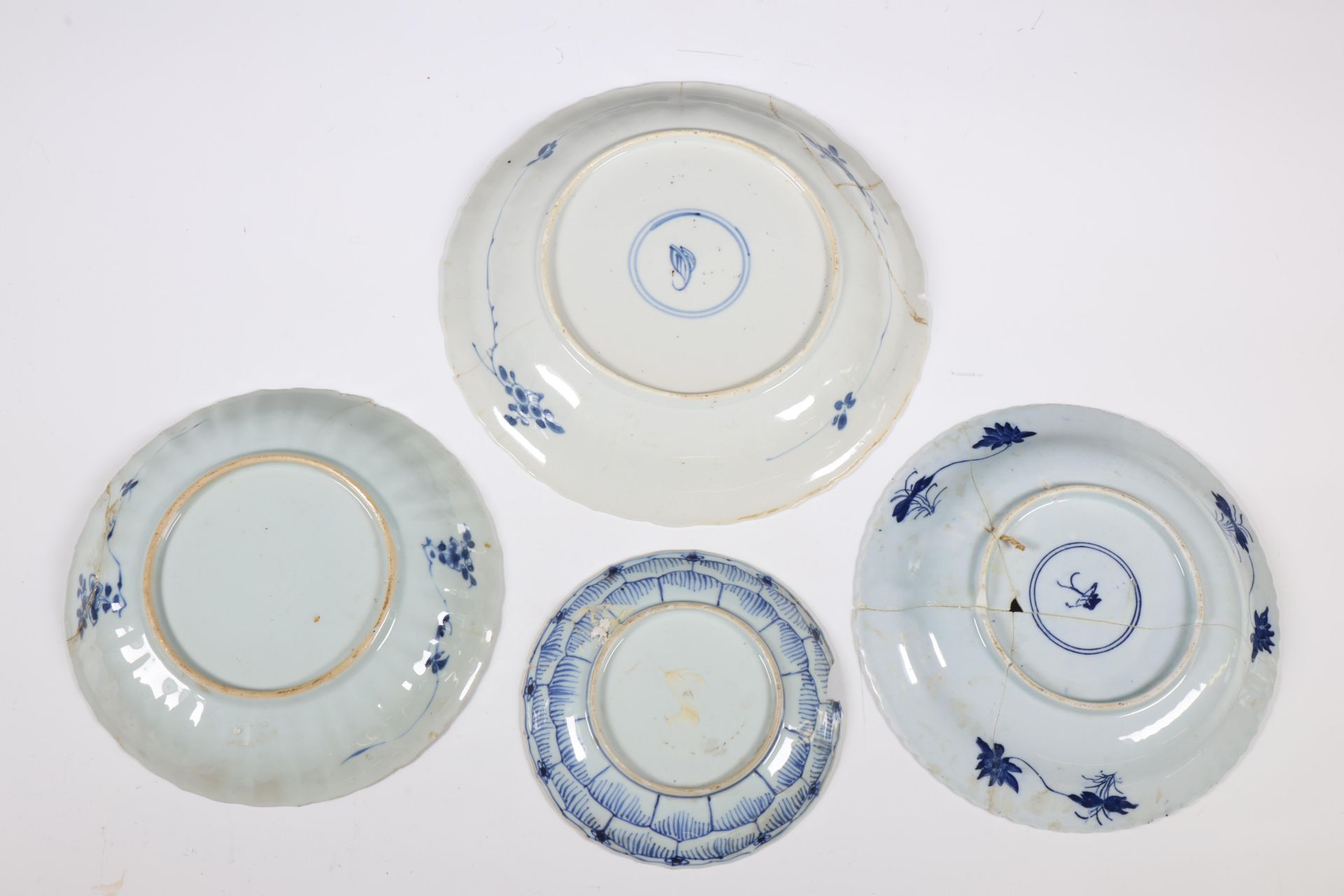 China, four various blue and white porcelain plates, Kangxi period (1662-1722) and later, - Image 2 of 2