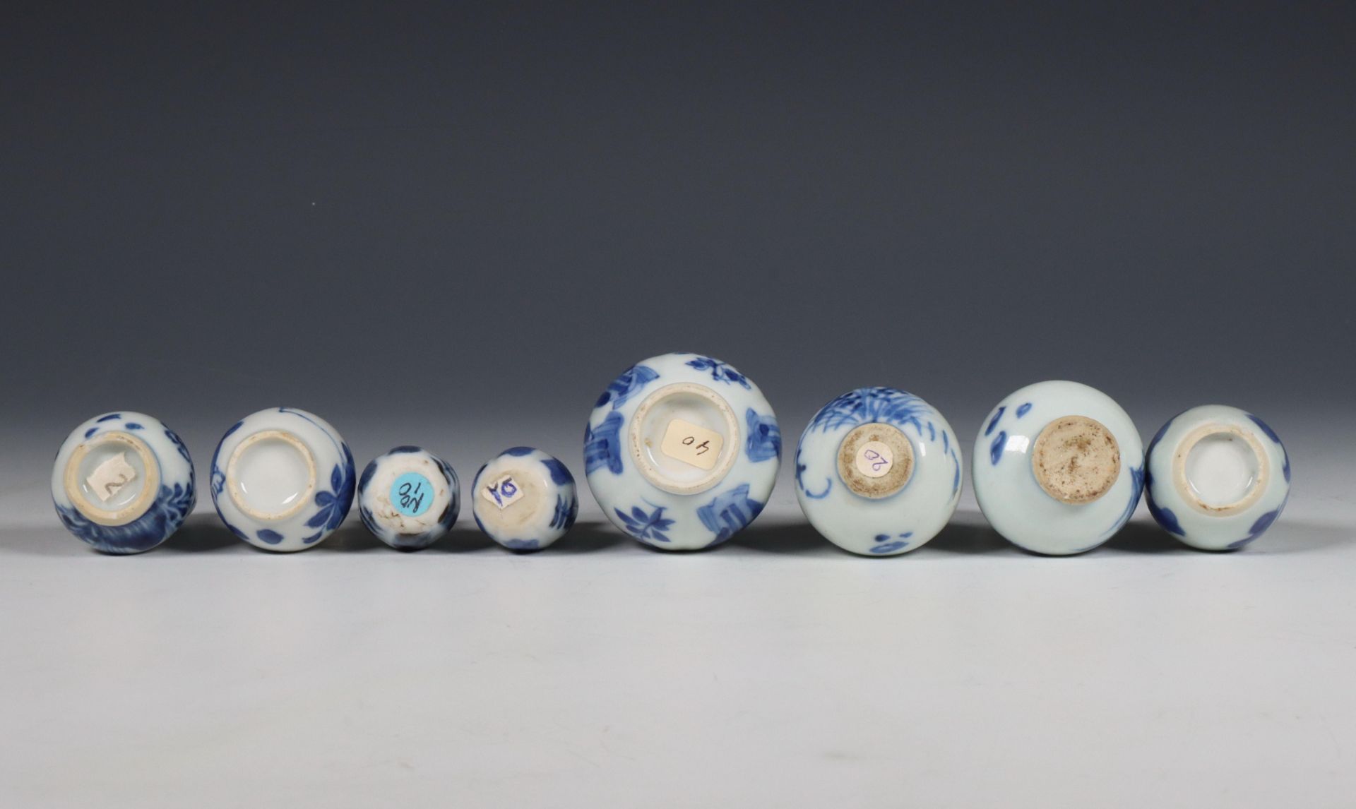 China, collection of blue and white porcelain miniature vases, 18th century, - Bild 4 aus 5