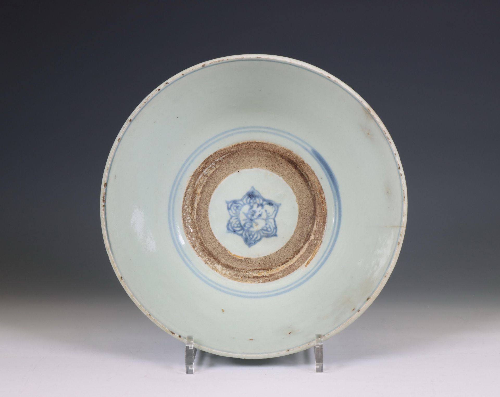 China, a blue and white shou-character bowl, ca. 1900, - Bild 4 aus 6