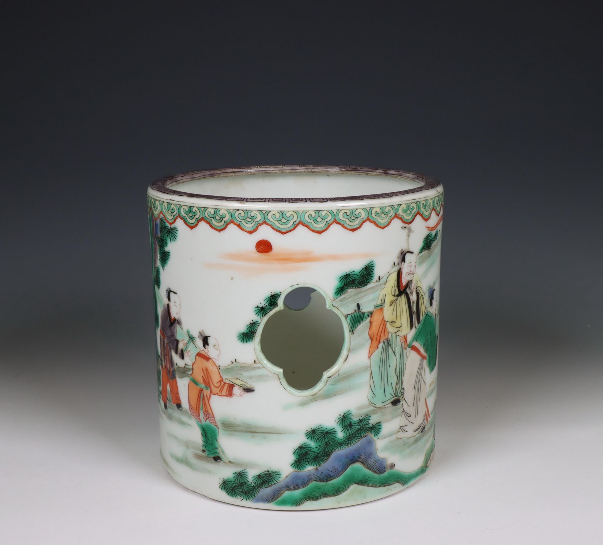 China, a famille verte porcelain brush pot, 20th century, - Bild 3 aus 6