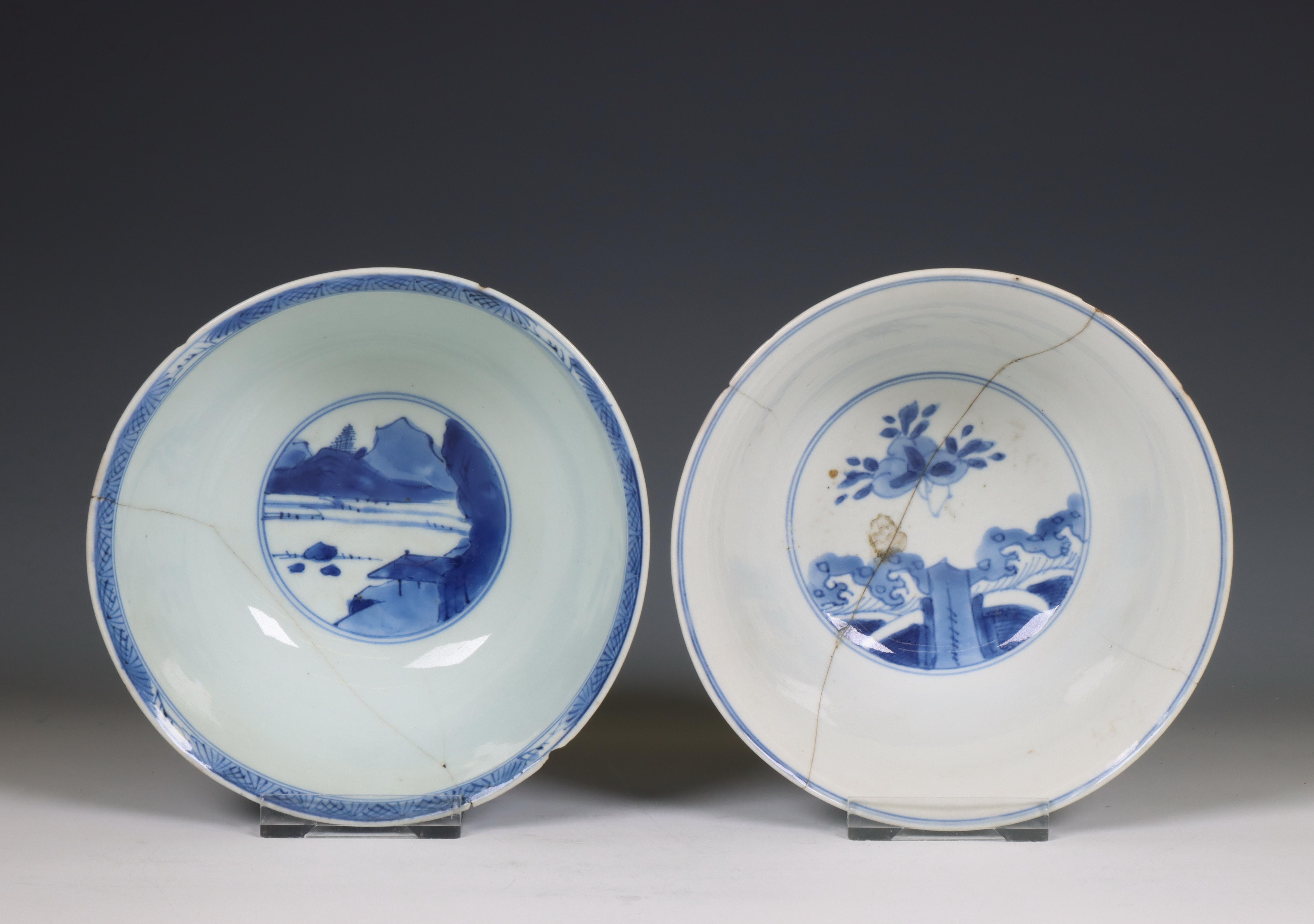 China, two blue and white porcelain bowls, Kangxi period (1662-1722), - Image 3 of 5