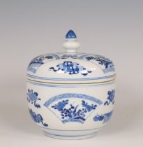 China, a blue and white porcelain box and cover, Kangxi period (1662-1722),