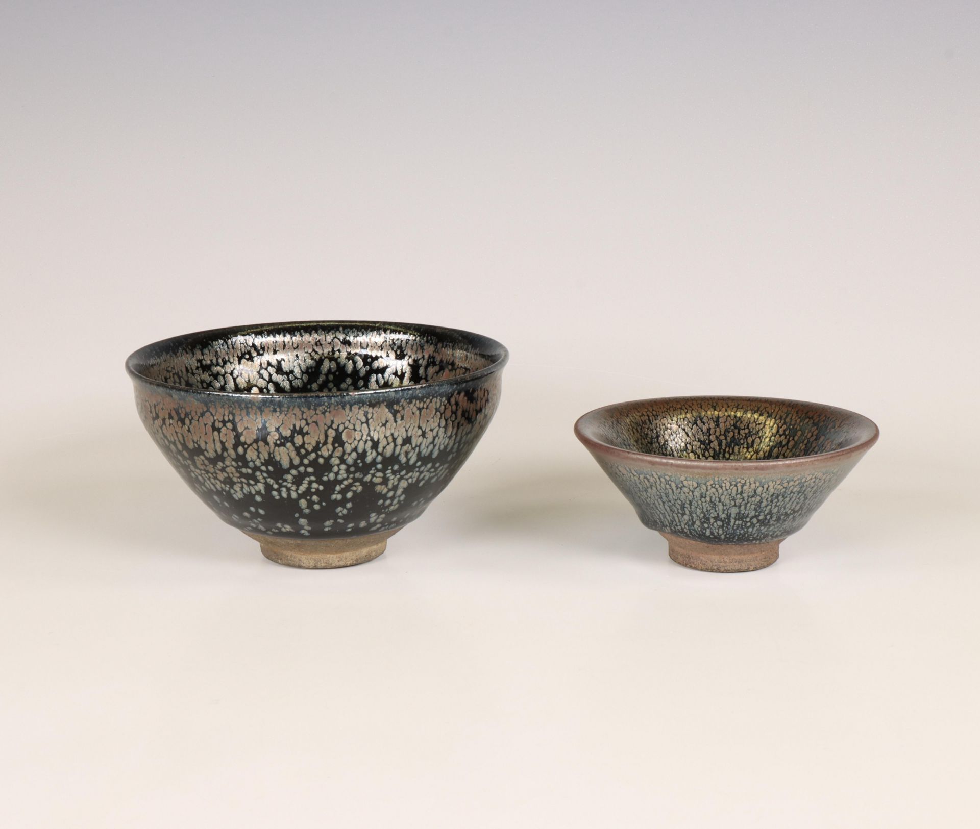 China, two silver-spot earthenware bowls, possibly Song dynasty (960-1279), - Bild 2 aus 6