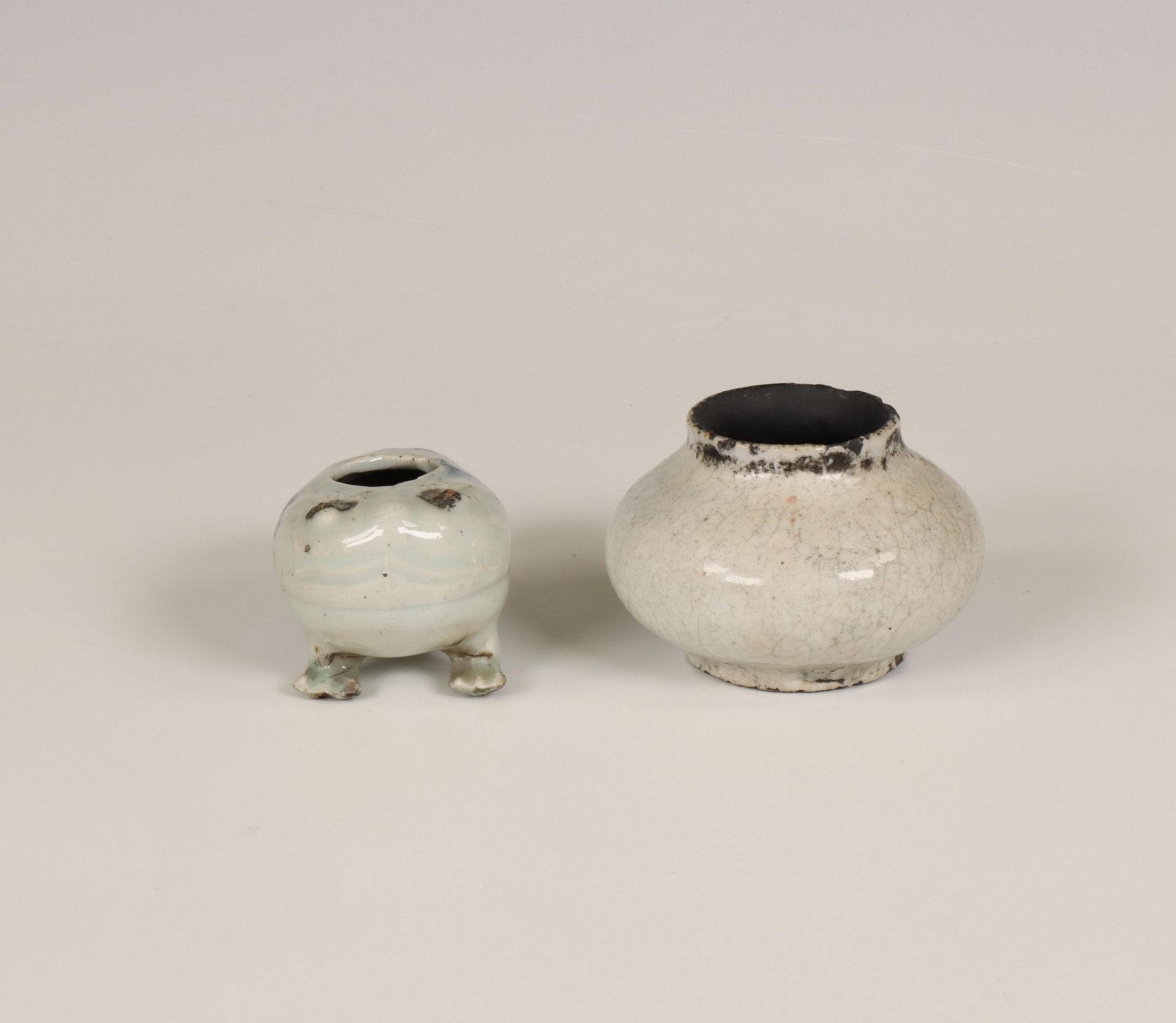 China, blue and white porcelain water dropper and an ink pot, Ming dynasty (1368-1644), - Bild 3 aus 6