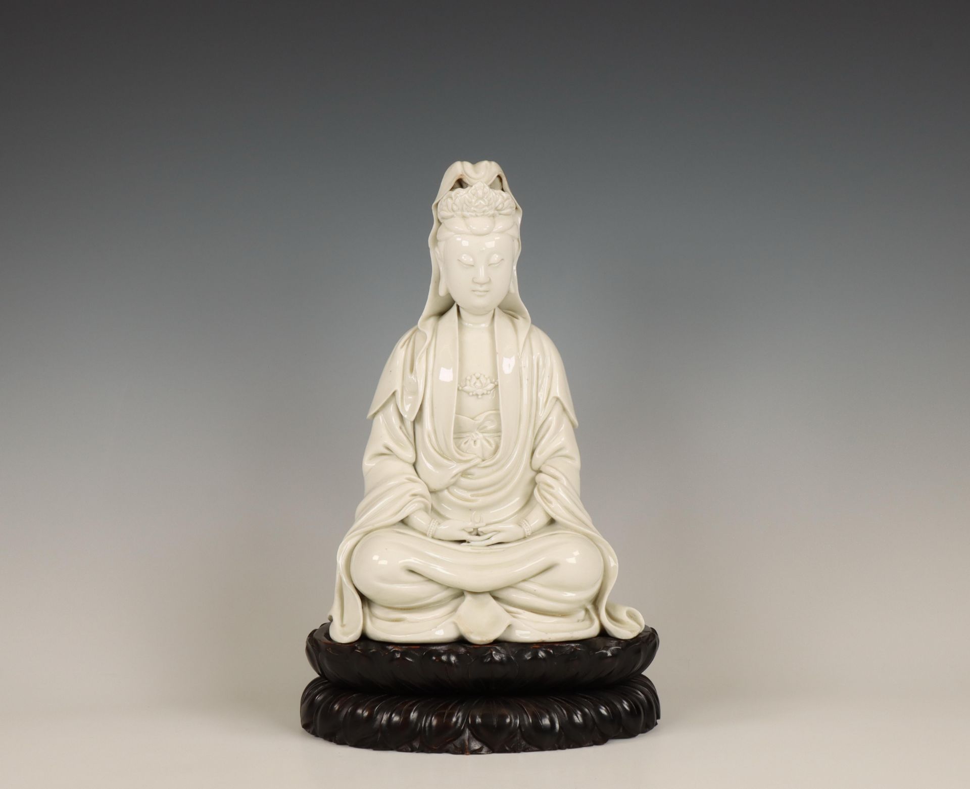 China, Dehua porcelain figure of a seated Guanyin, 20th century,