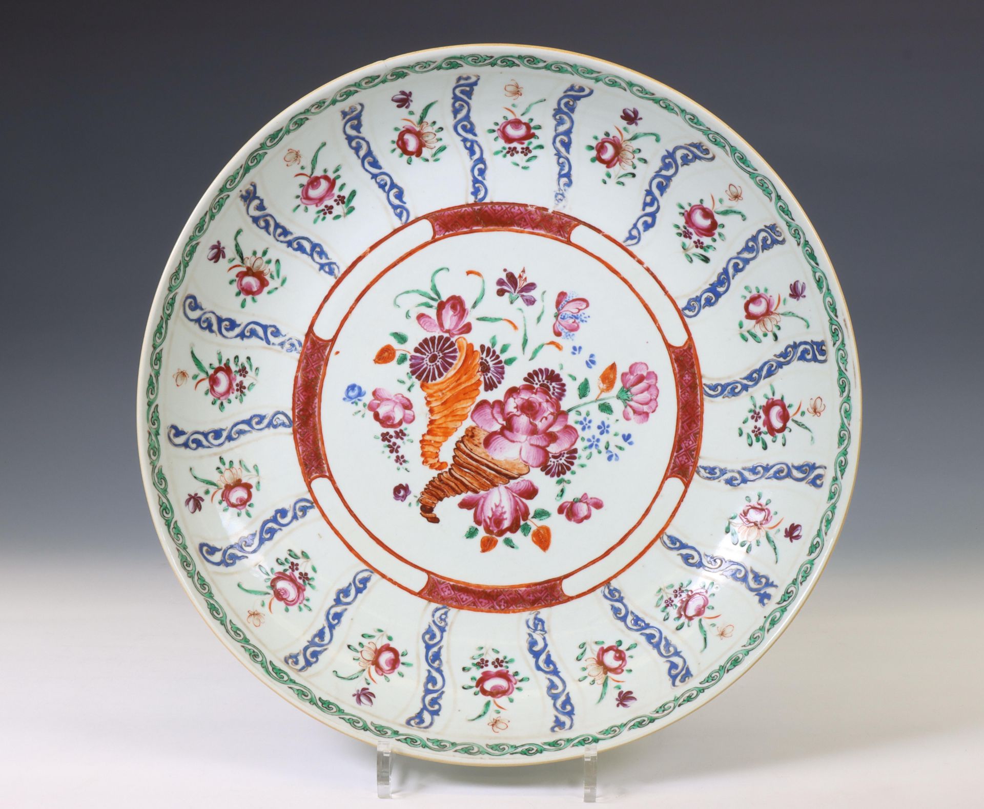 China, famille rose porcelain 'Lowestoft' dish, 19th century,