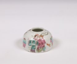 China, famille rose porcelain ink pot, late Qing dynasty (1644-1912),