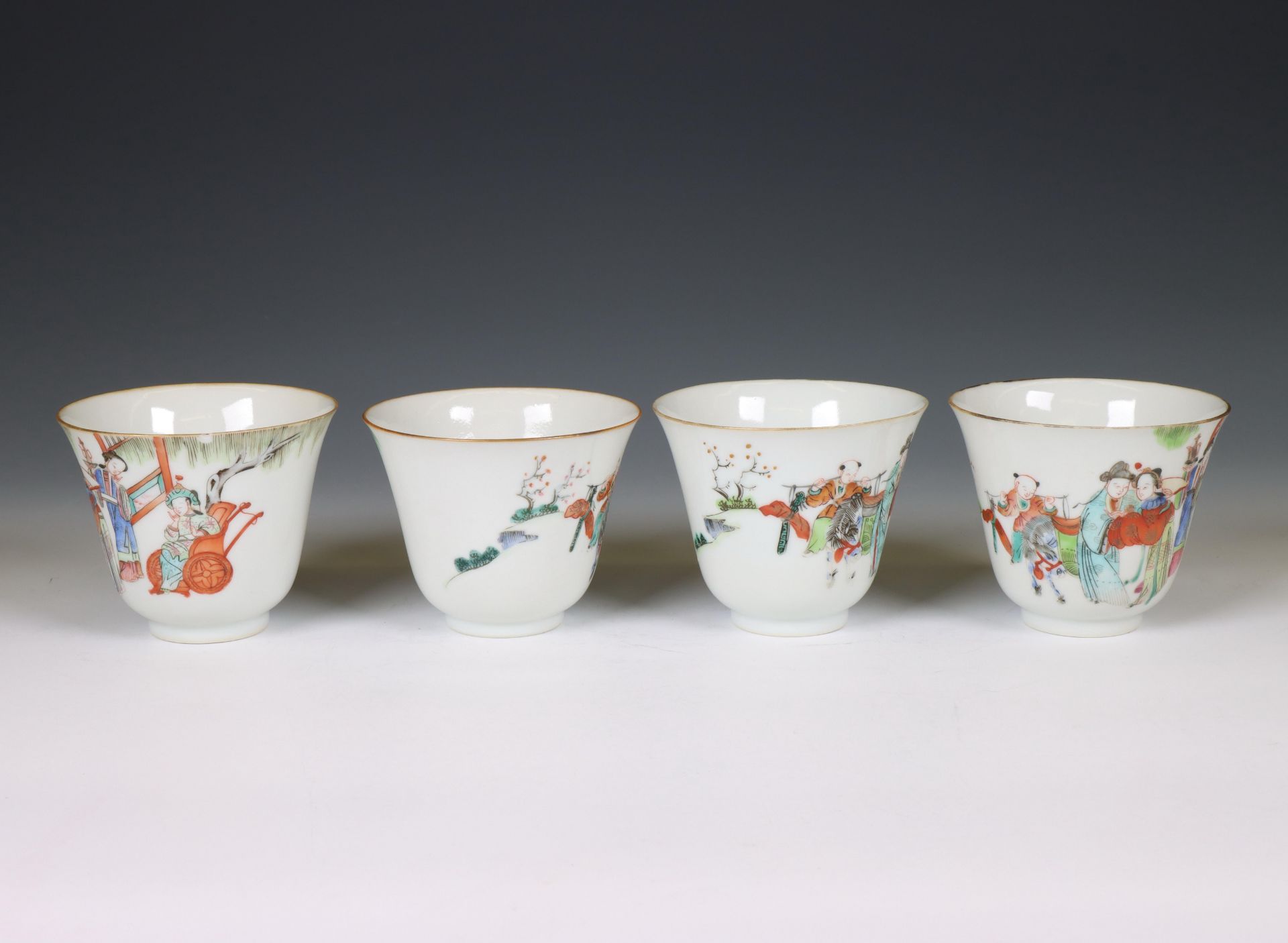 China, a set of four famille rose porcelain cups and five saucers, 18th century, - Bild 4 aus 4