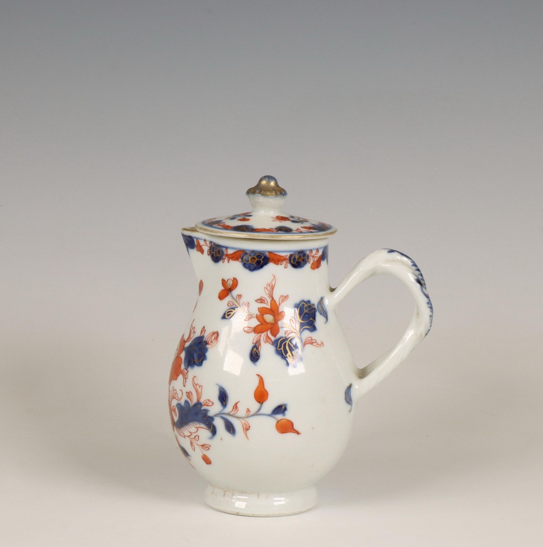China, a collection of Imari porcelain, 18th century, - Bild 3 aus 4