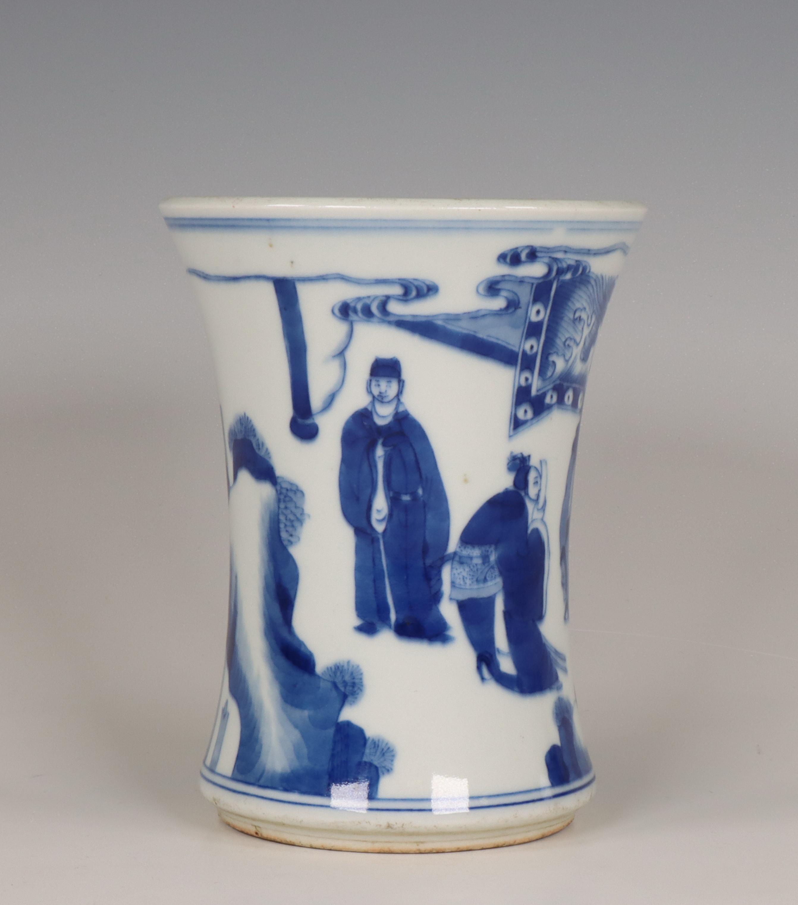 China, a blue and white porcelain brush-pot, bitong, Kangxi period (1662-1722), - Image 3 of 6