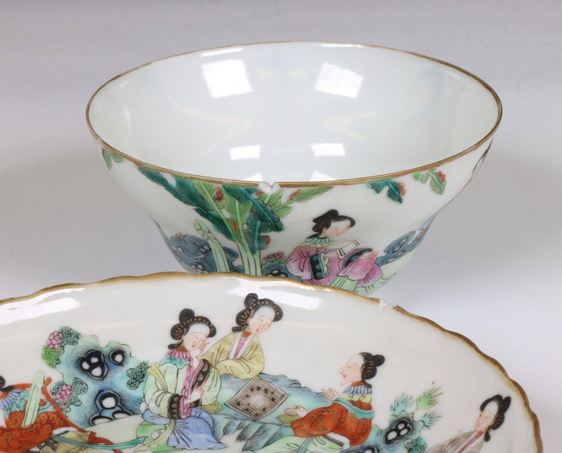 China, a famille rose porcelain cup and saucer and two cups, 19th century, - Bild 4 aus 5