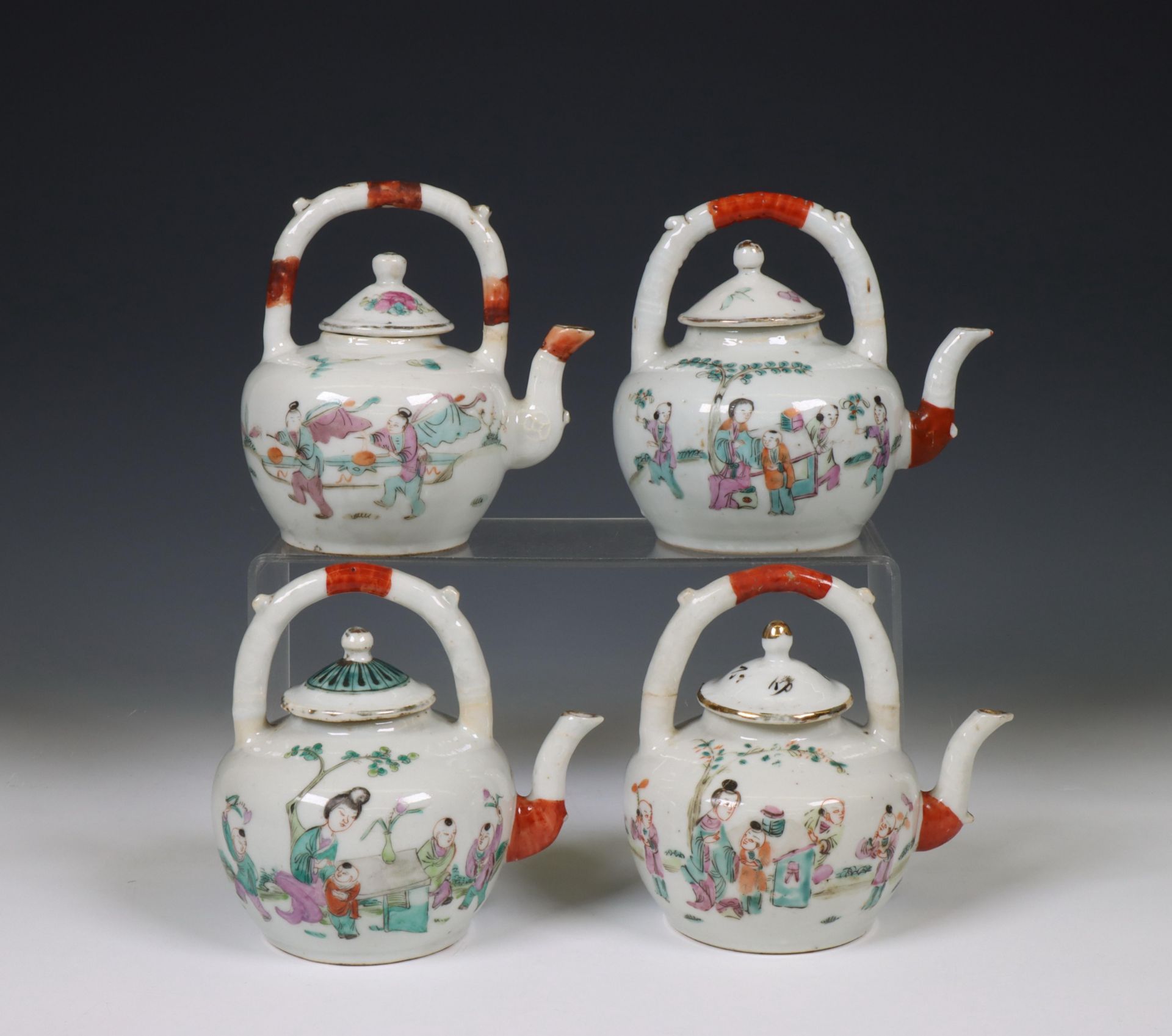 China, four famille rose porcelain teapots and covers, 19th-20th century, - Bild 3 aus 3