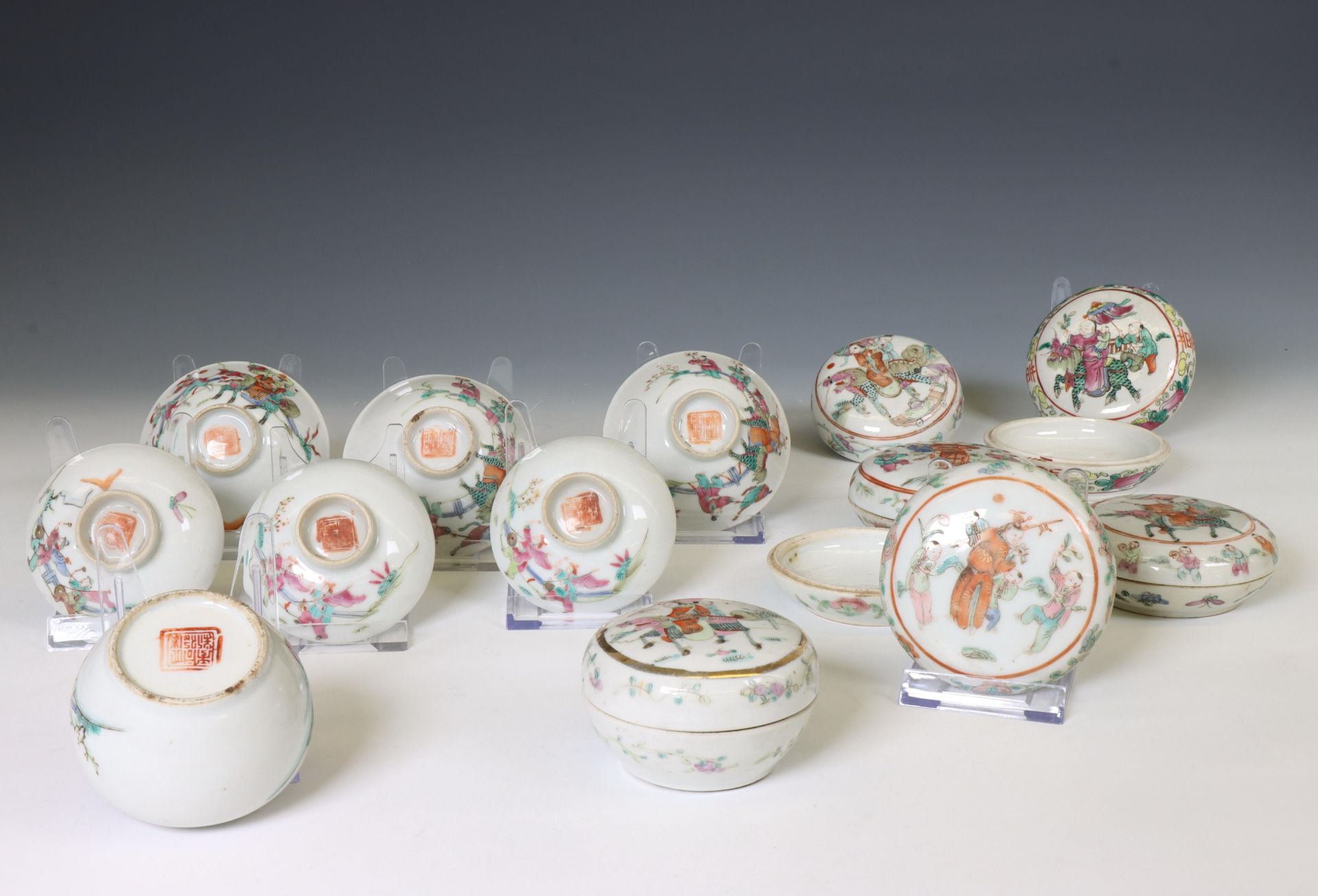 China, a collection of famille rose 'boys' porcelain, 19th-20th century, - Bild 2 aus 2