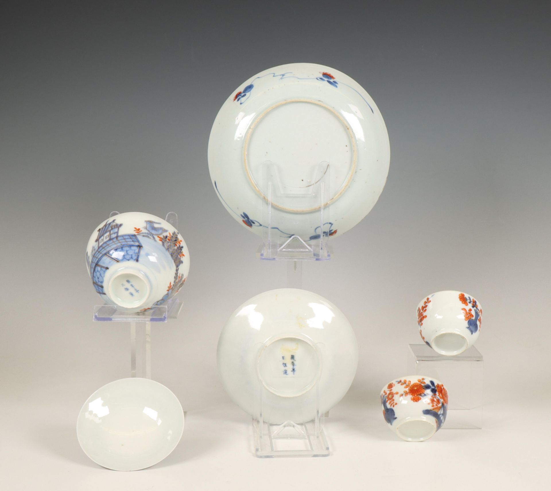 China, a collection of Imari porcelain, 18th century, - Bild 4 aus 4