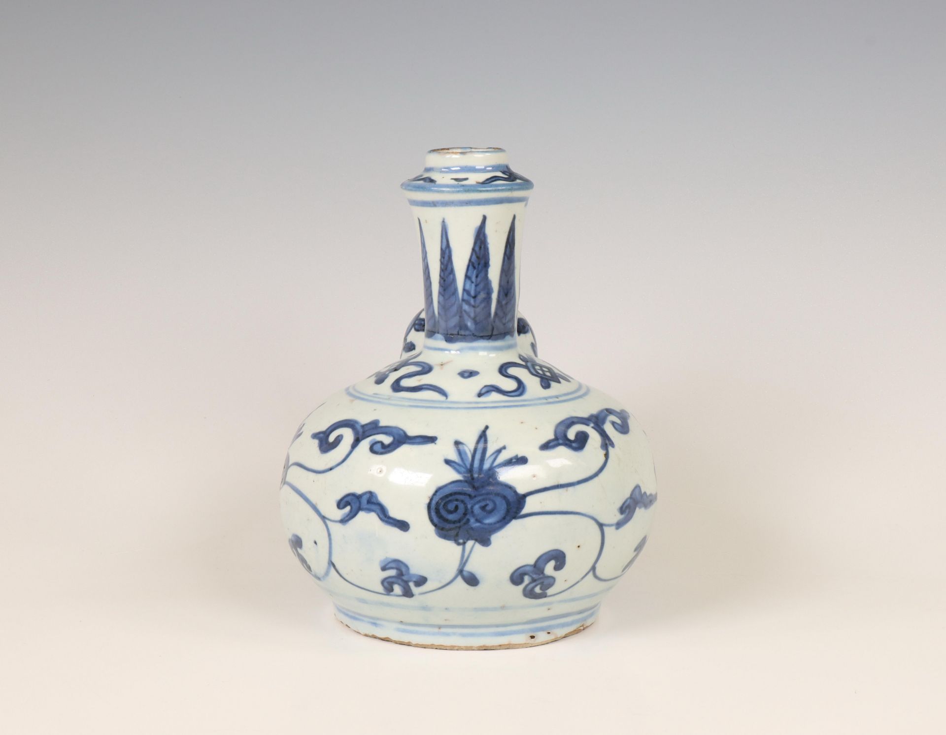 China, blue and white porcelain kendi, late Ming dynasty (1368-1644), - Bild 6 aus 6