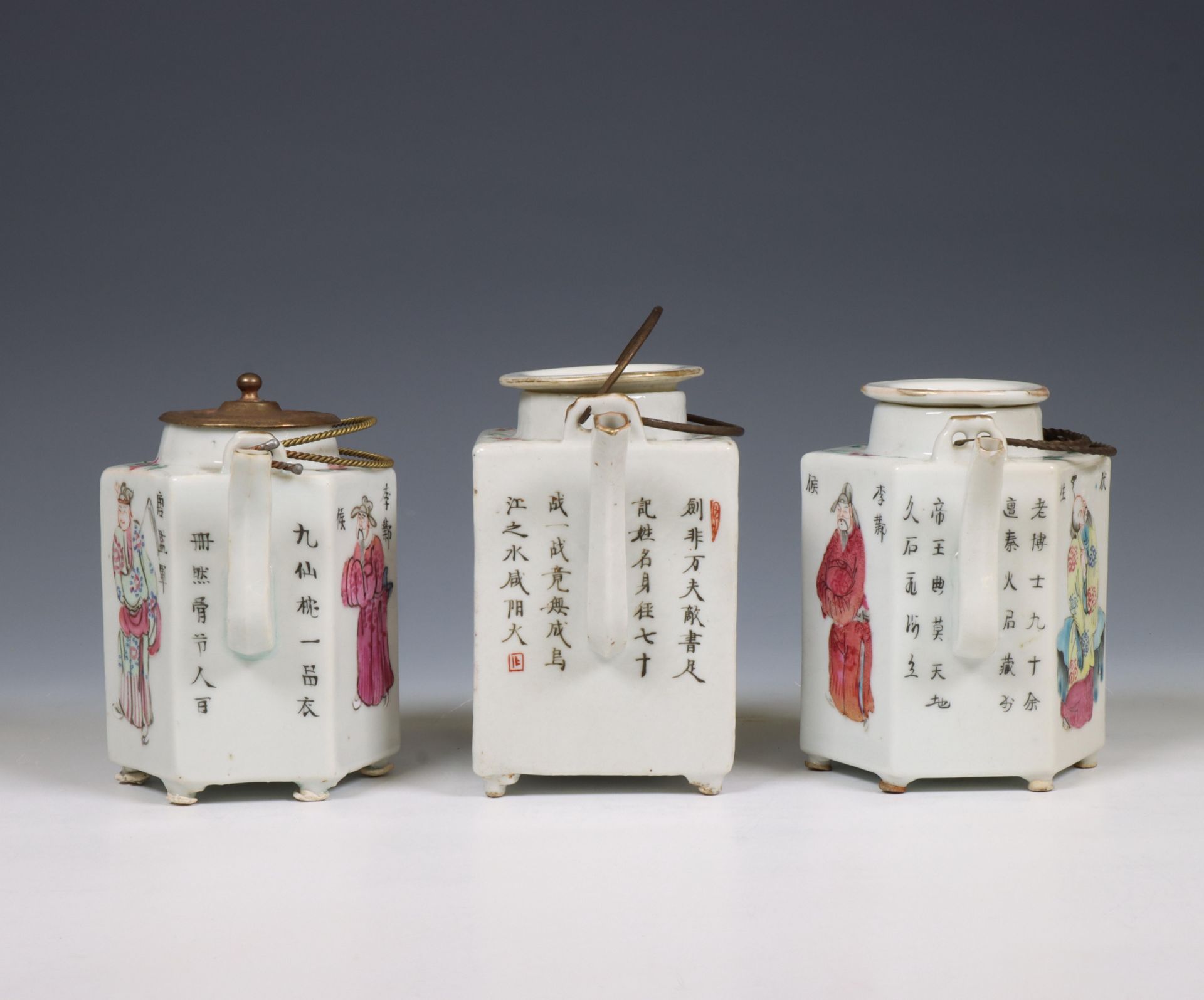 China, three famille rose porcelain 'Wu Shuang Pu' canted teapots and covers, 19th century, - Bild 3 aus 7