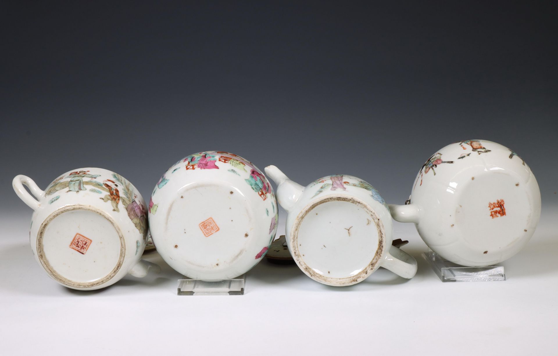 China, three famille rose porcelain teapots and a sugar-bowl, 19th century, - Bild 4 aus 5
