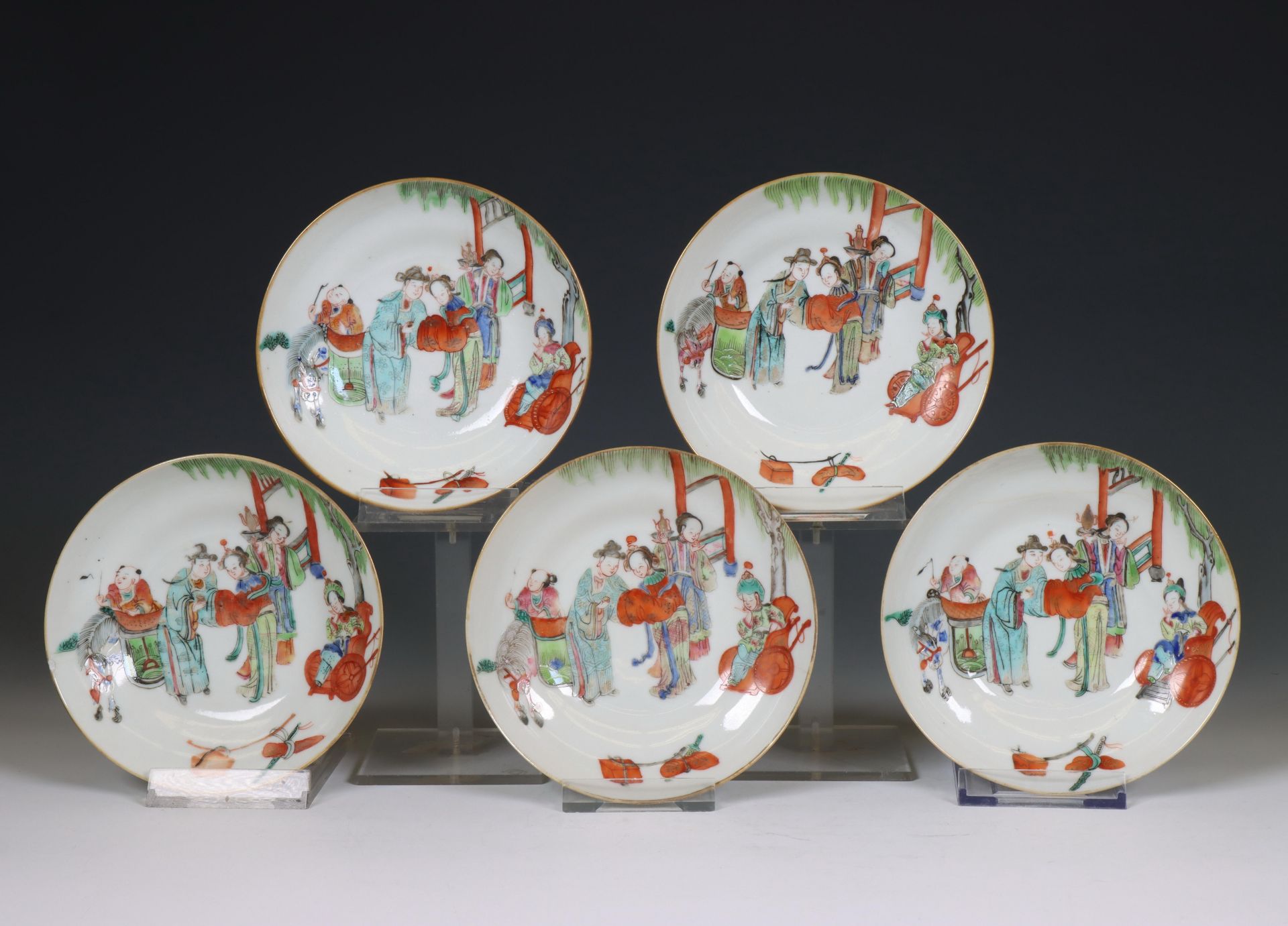 China, a set of four famille rose porcelain cups and five saucers, 18th century, - Bild 2 aus 4