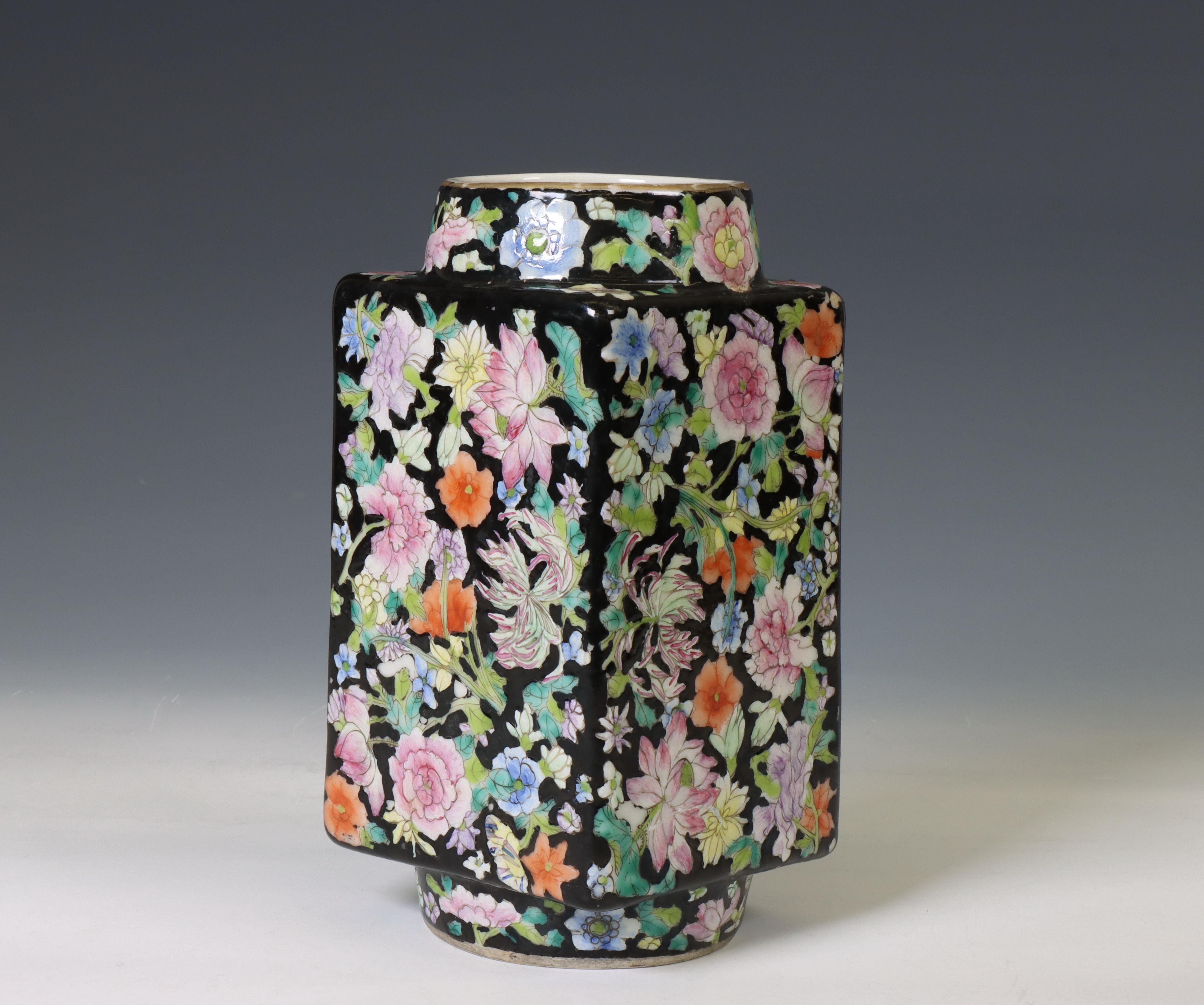 China, a black-ground famille rose porcelain 'millefleurs' cong vase, 19th century, - Image 4 of 4