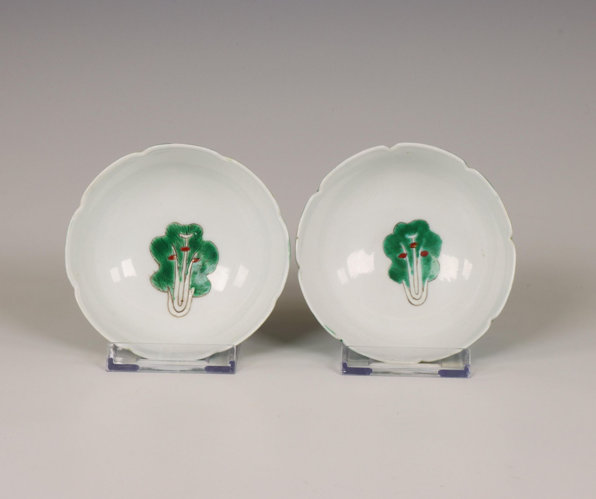 China, pair of famille verte porcelain 'cabbage' bowls, late 19th/ early 20th century, - Image 4 of 6