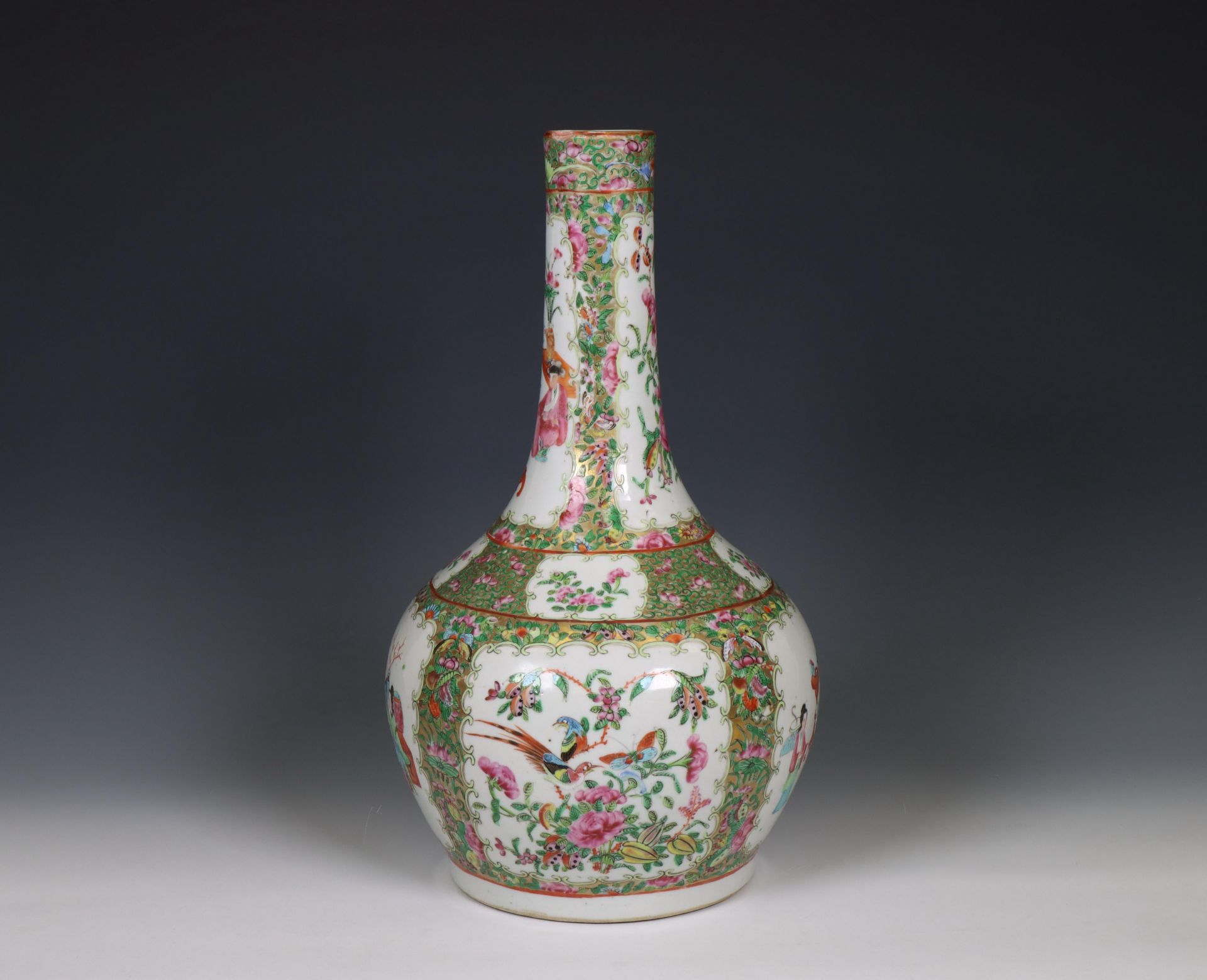 China, a Canton famille rose porcelain bottle vase, ca. 1900, - Bild 6 aus 6