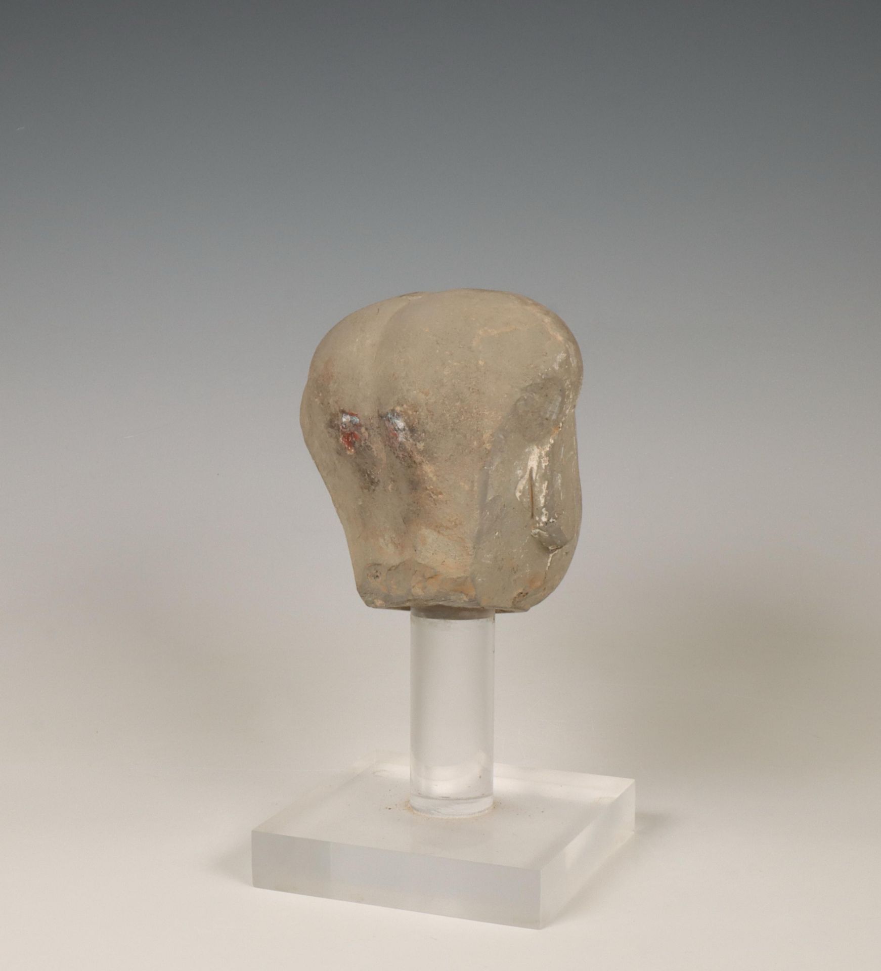 China, a grey pottery head, possibly Tang dynasty (618-907), - Image 2 of 2