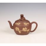 China, Yixing earthenware teapot and cover, 19th/ 20th century,