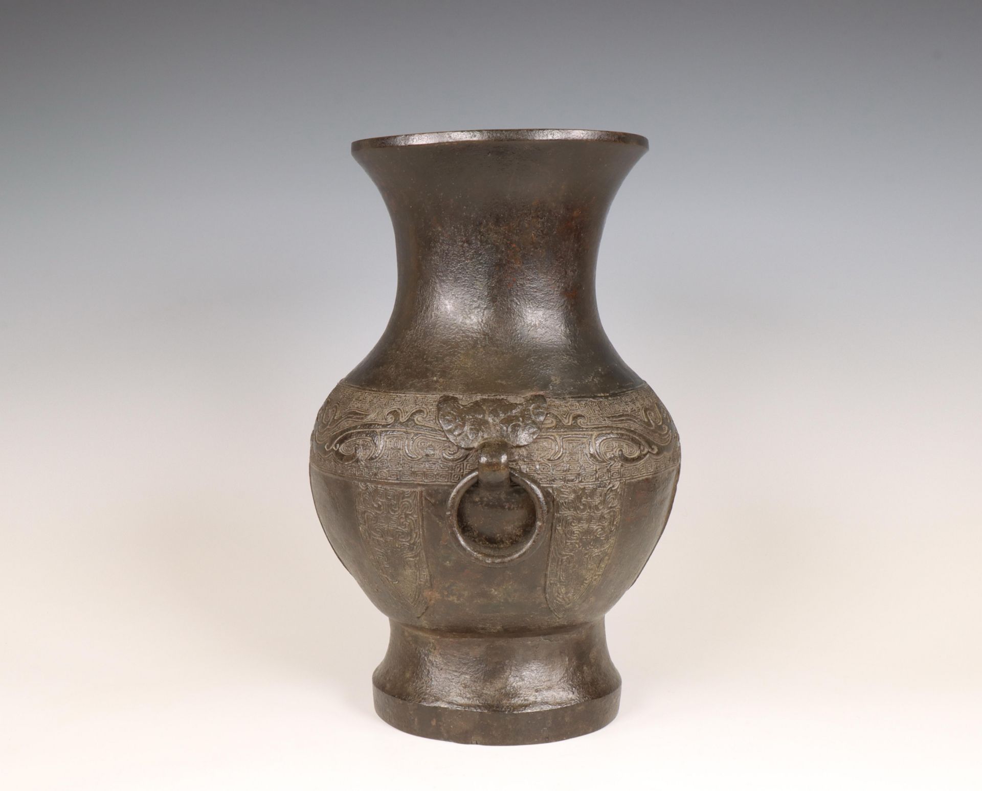 China, an archaistic bronze vase, hu, Ming dynasty, 17th century, - Image 6 of 6