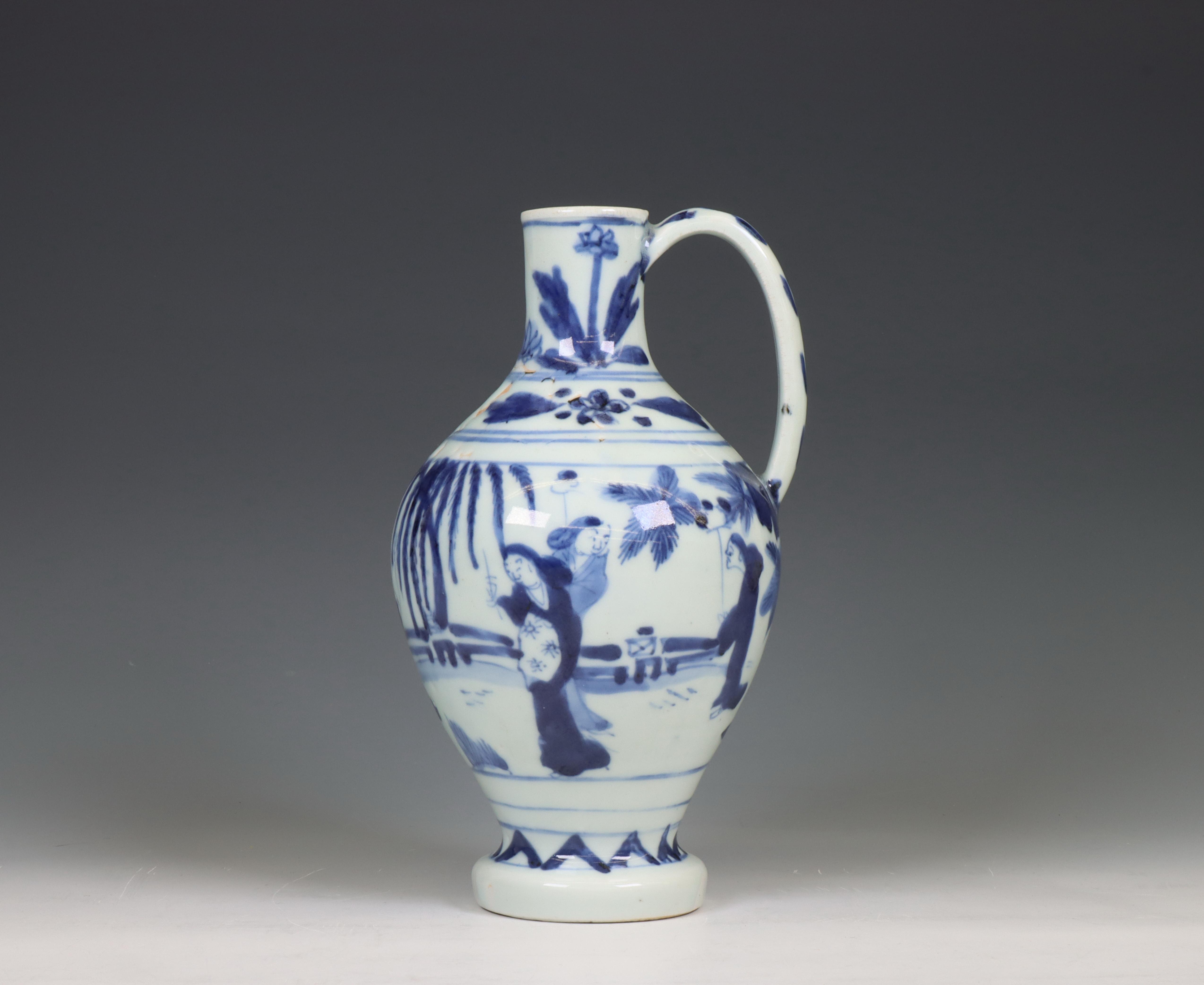 Japan, Arita blue and white porcelain jug, 17th century,