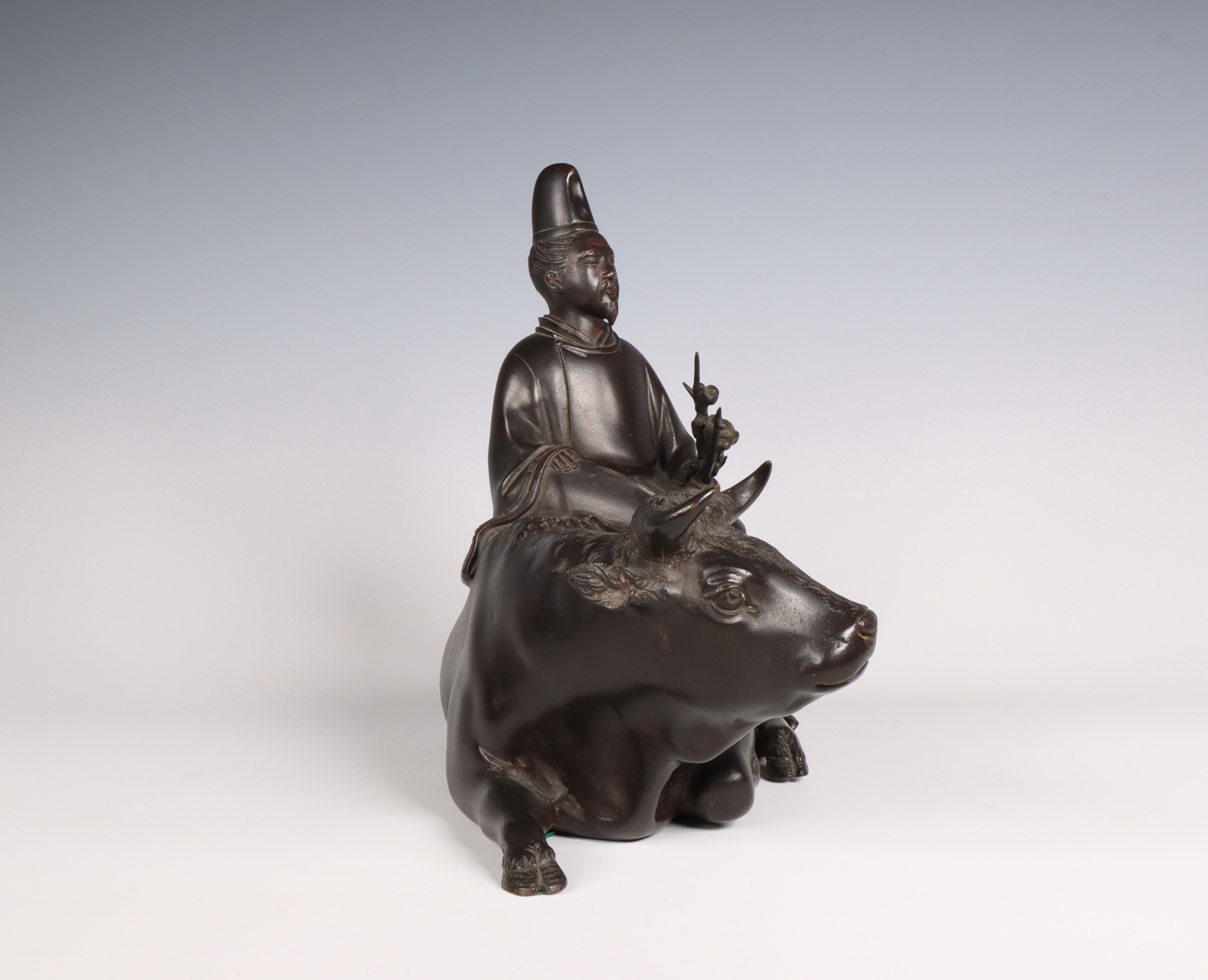 China, a bronze 'Immortal and buffalo' group, late Qing Dynasty (1368-1912), - Image 3 of 6