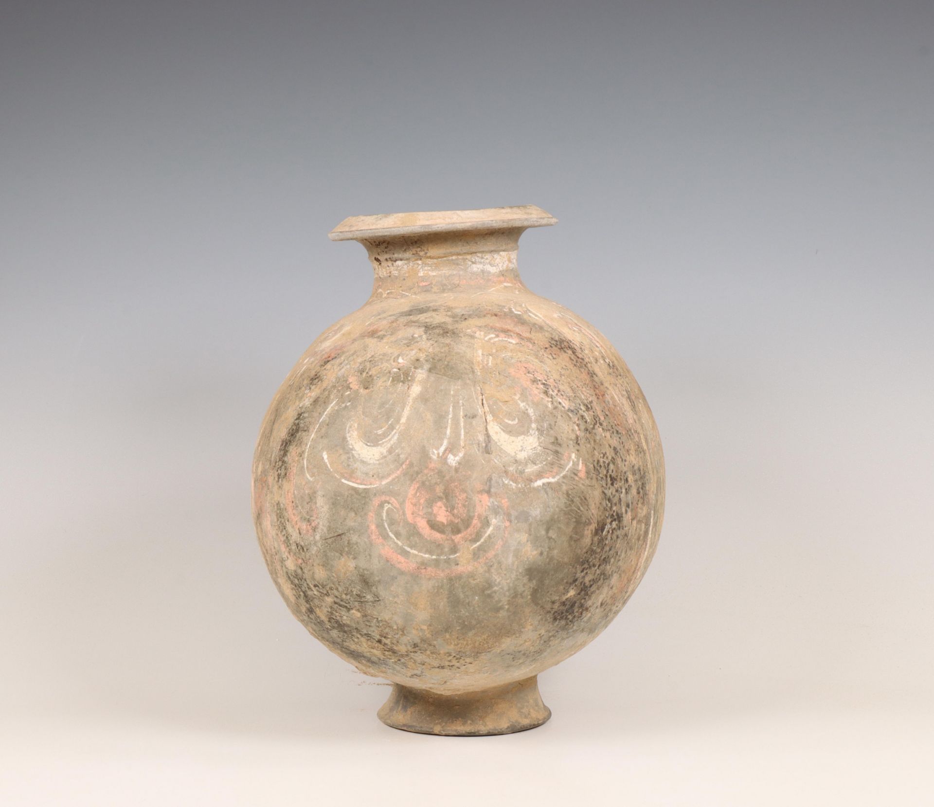 China, grey earthenware cocoon vase, Han dynasty (206 BC-220 AD), - Image 3 of 6