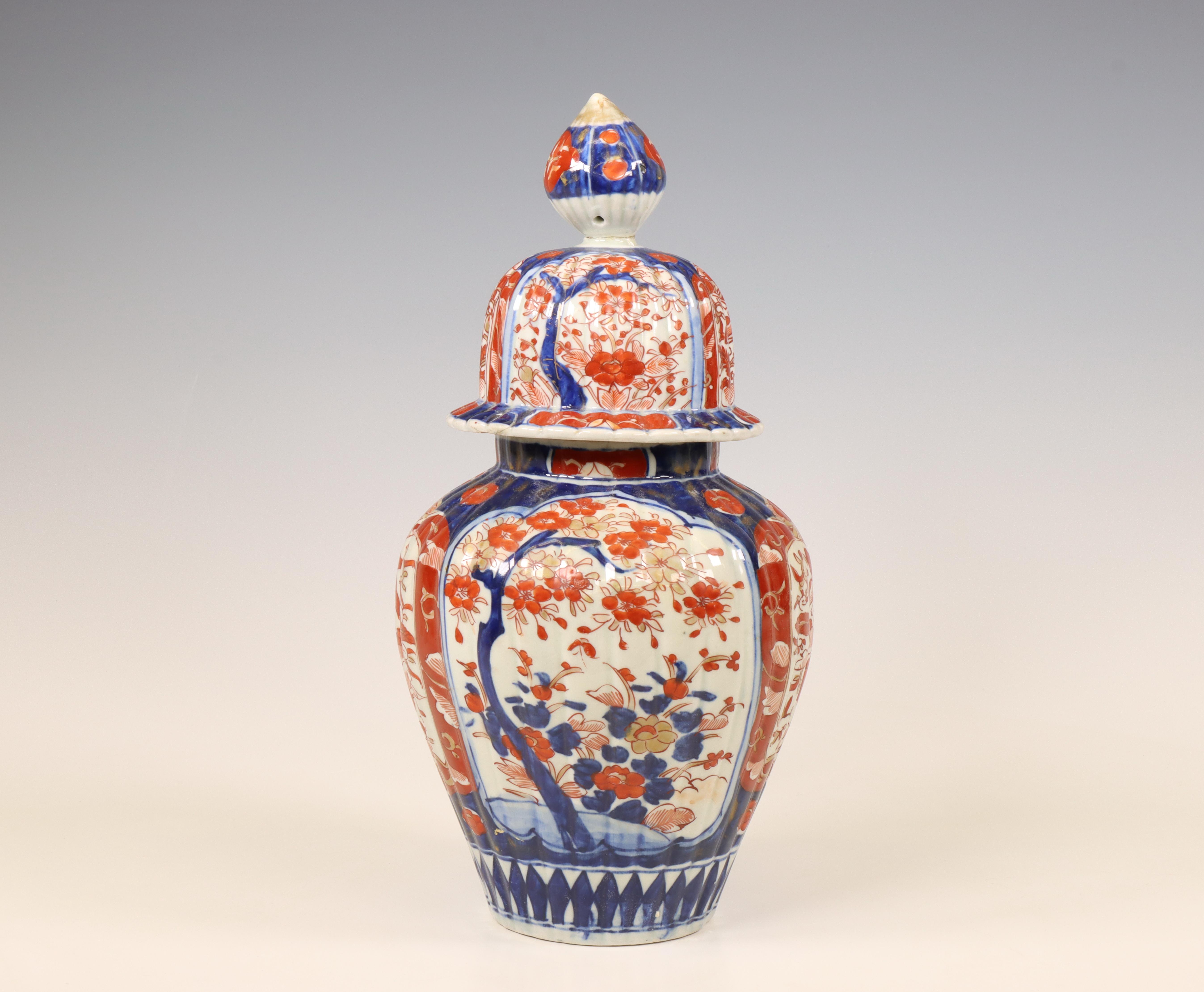 Japan, Imari porcelain baluster jar and cover, 19th/ 20th century, - Image 4 of 4