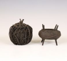 China, two bronze censers, 19th/ 20th century,