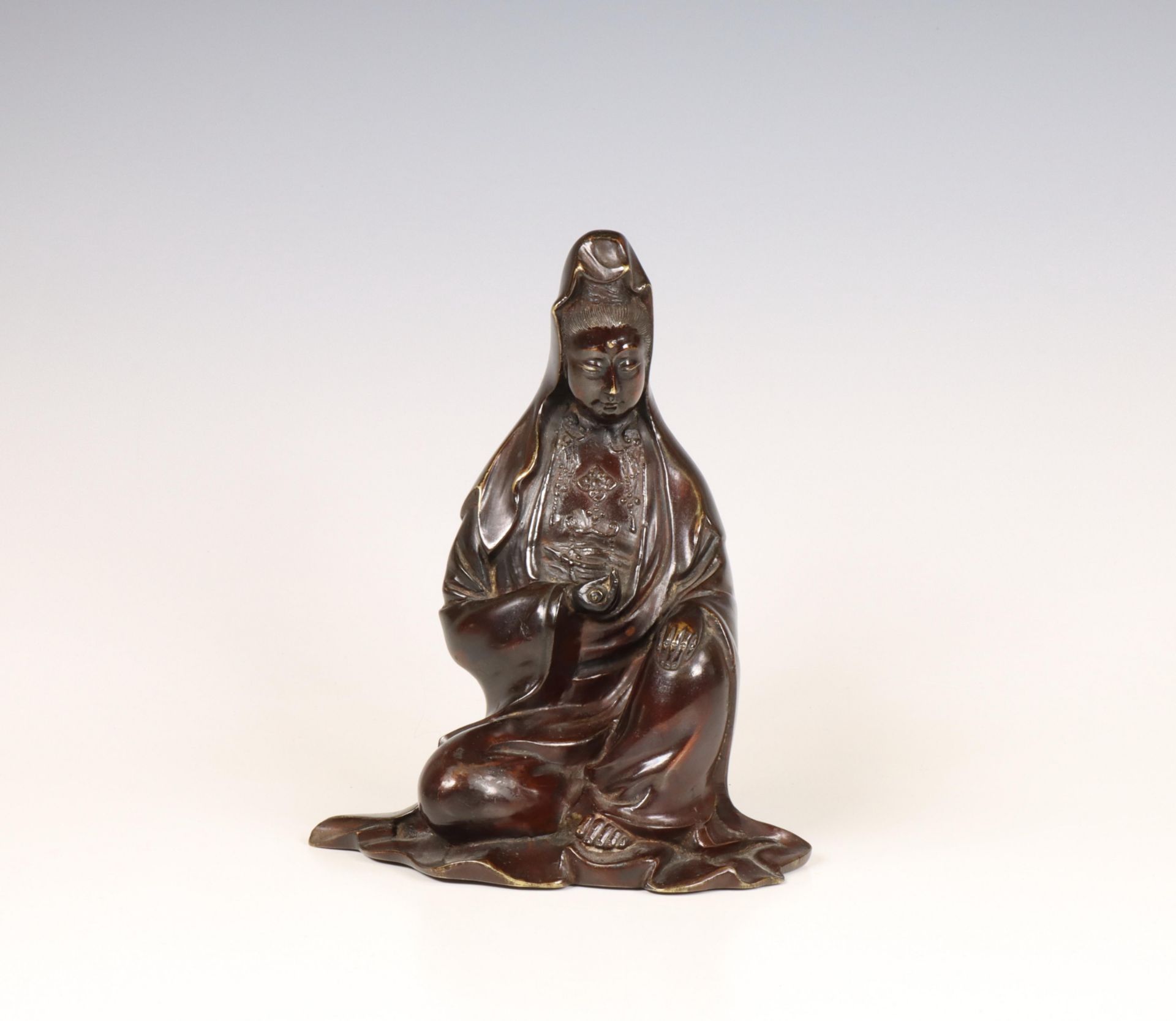 China, bronze figure of Guanyin, 19th/ 20th century,
