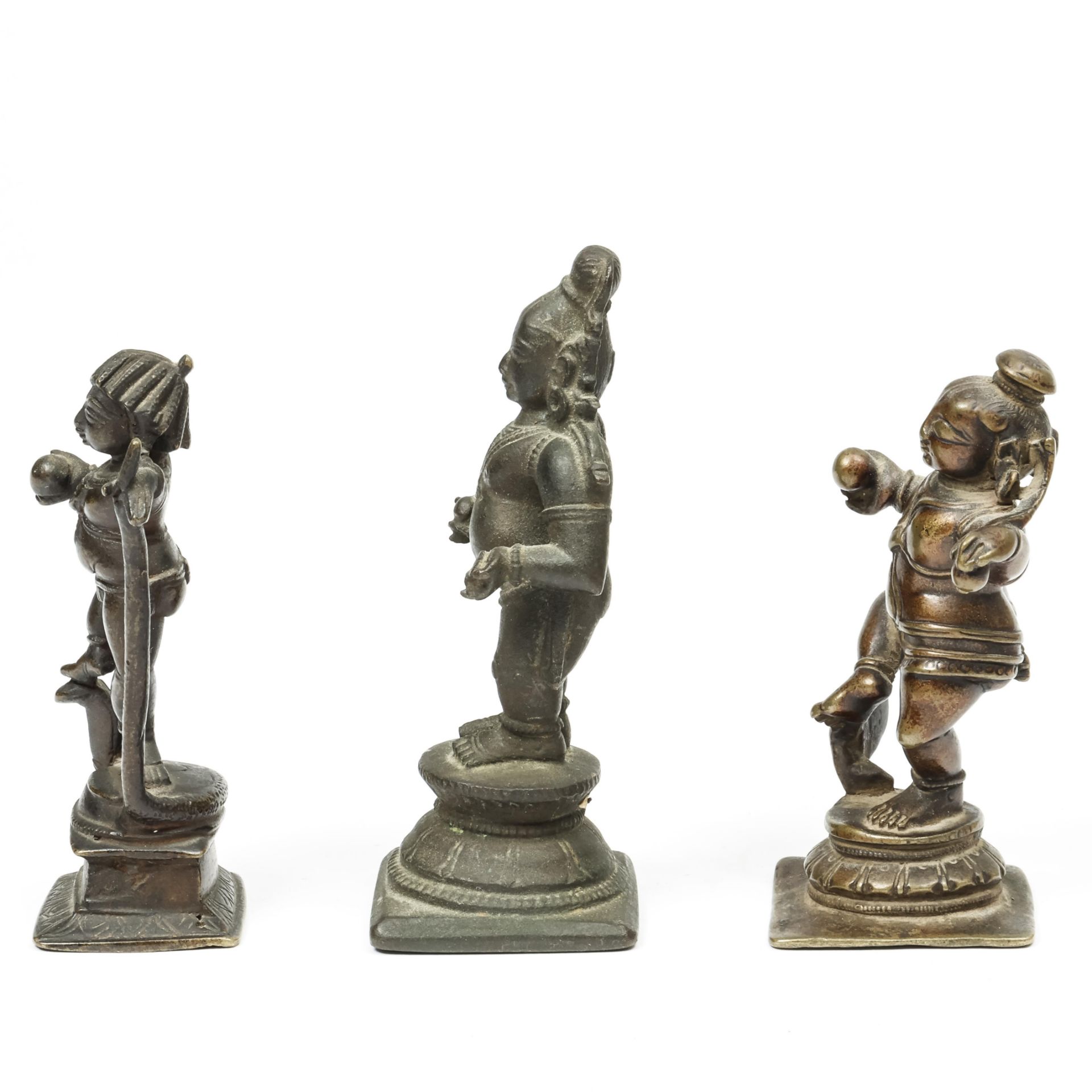 South-India, three bronze standing Krishna figures, 18th-19th century. - Bild 2 aus 4