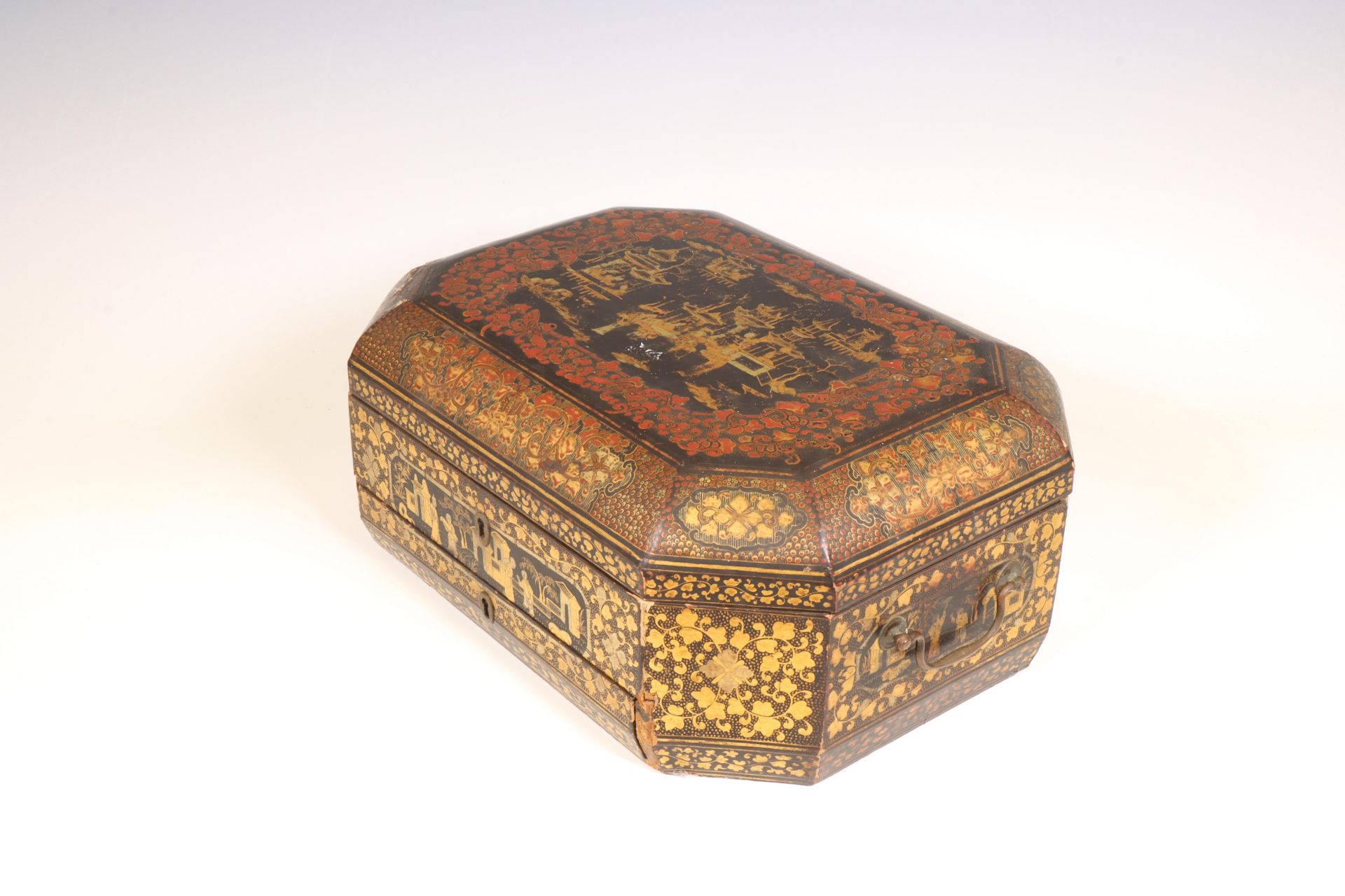 China, an export lacquer sewing box, 19th century, - Image 2 of 3